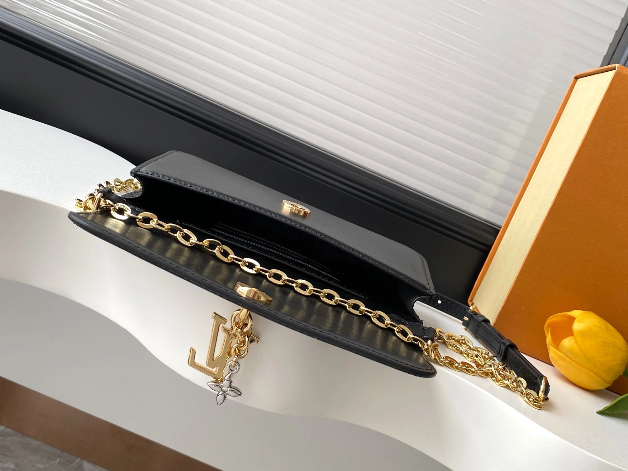 MOMO-- 8V M14564 high quality version Wallet On Chain Bloom cowhide item:E-B225H2758