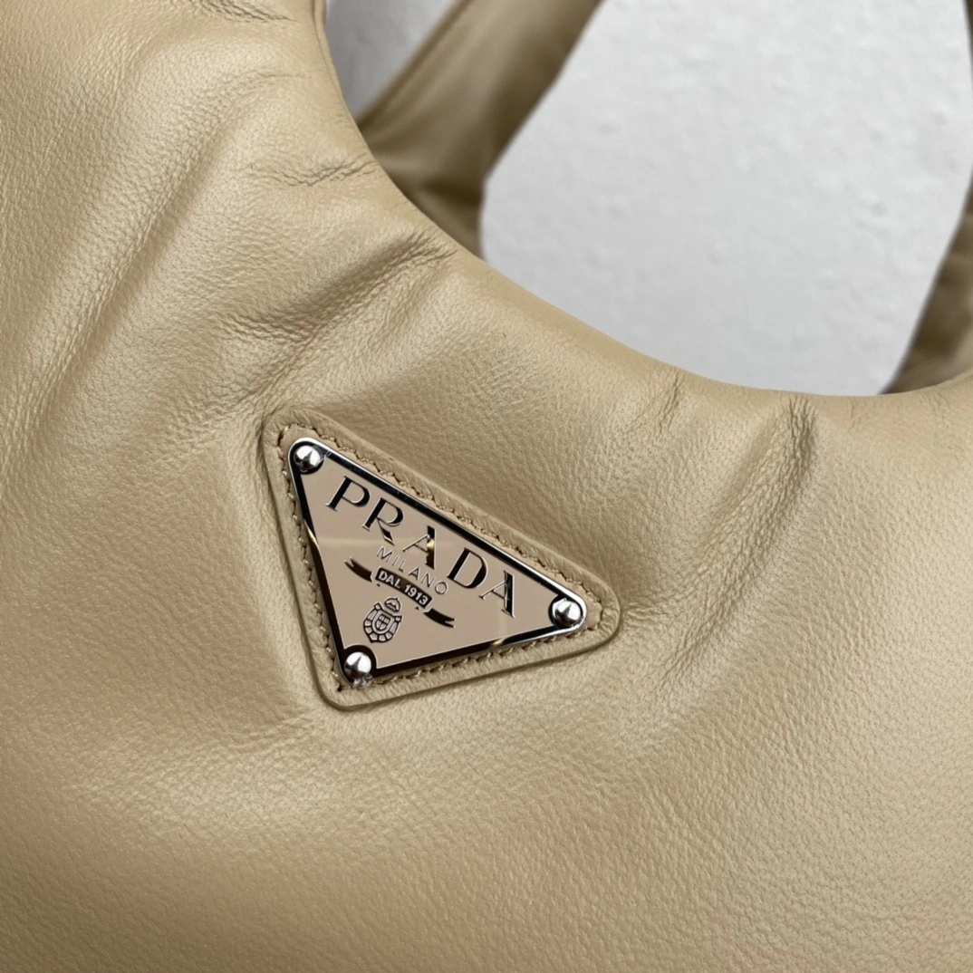 MOMO-- Pr141 1BG413_2DYI_F0F24_V_OVO sheepskin high quality version item:D-B063K2209