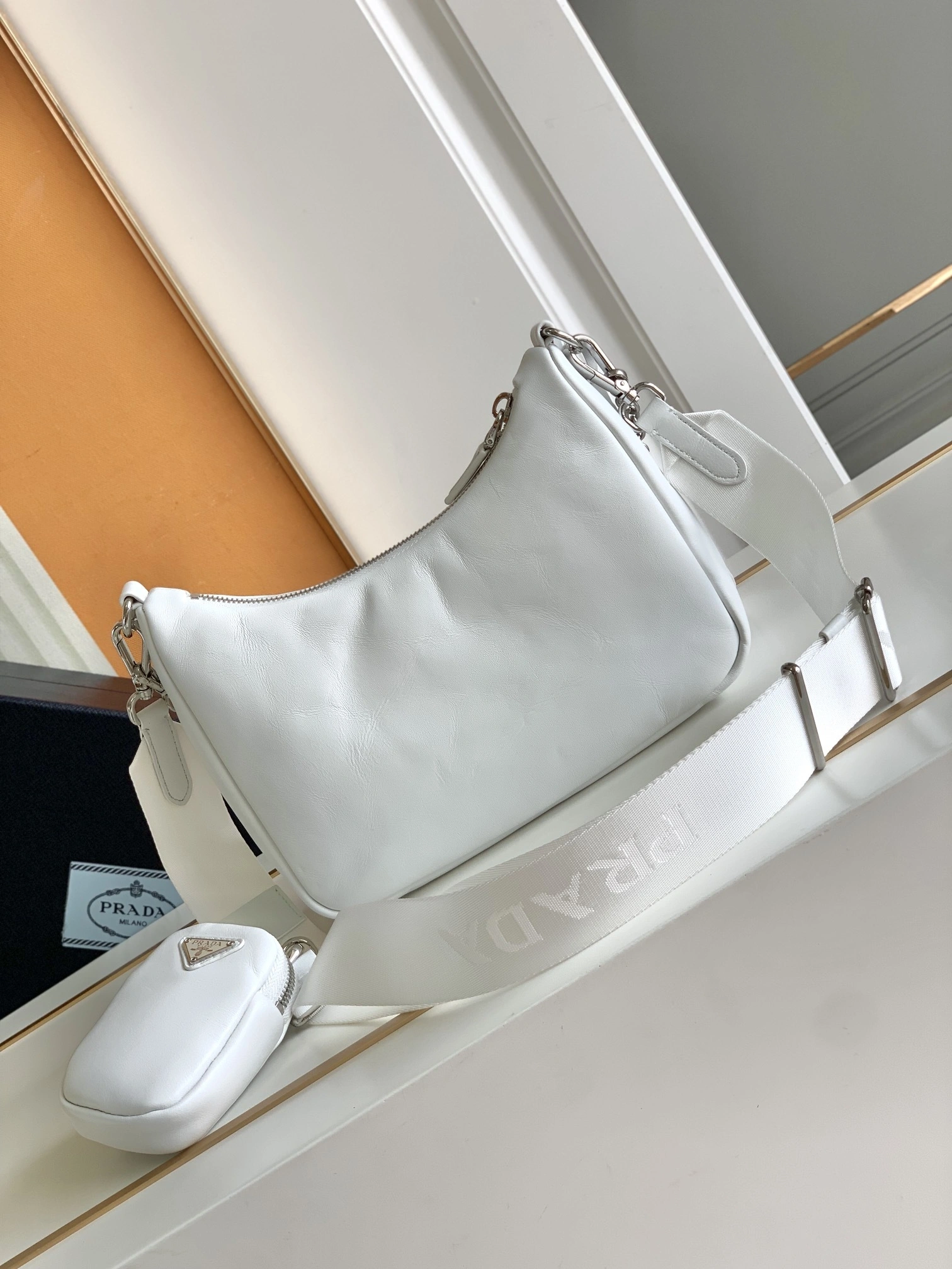 MOMO-- Pr141 1BH204_2DYI_F0009_V_V9Z sheepskin high quality version item:D-B225K2225