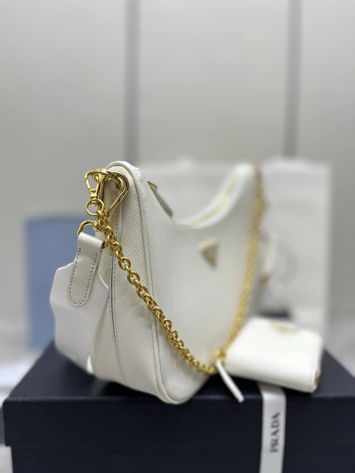 MOMO-- Pr141 1BH204_NZV_F02EN_V_V2P high quality version nylon Hobo item:E-B000K0643