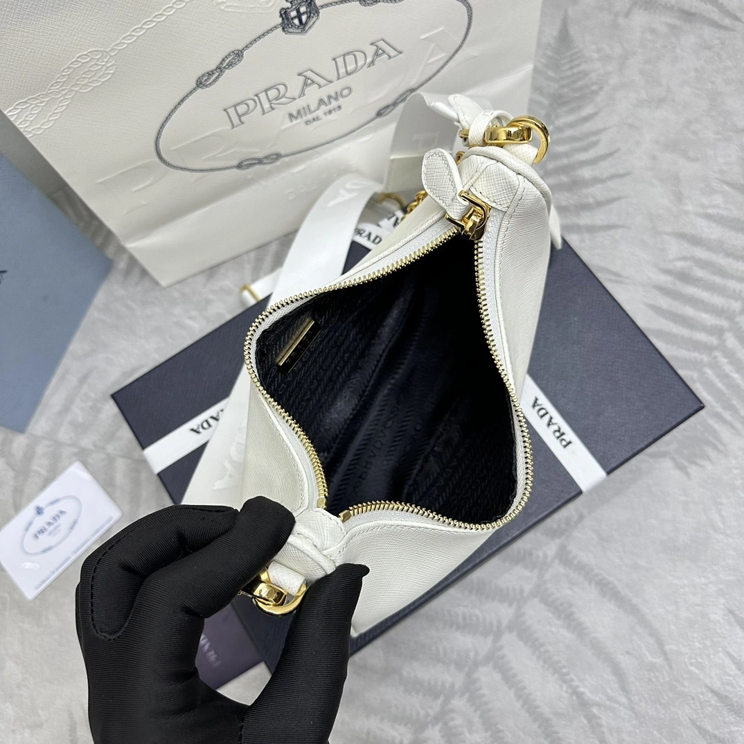 MOMO-- Pr141 1BH204_NZV_F02EN_V_V2P high quality version nylon Hobo item:E-B000K0643