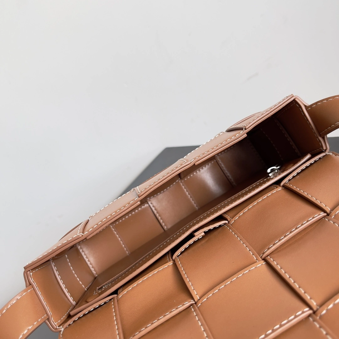 MOMO-- V595t1 758105V39K02636 high quality version cowhide Cassette item:E-B000A0838
