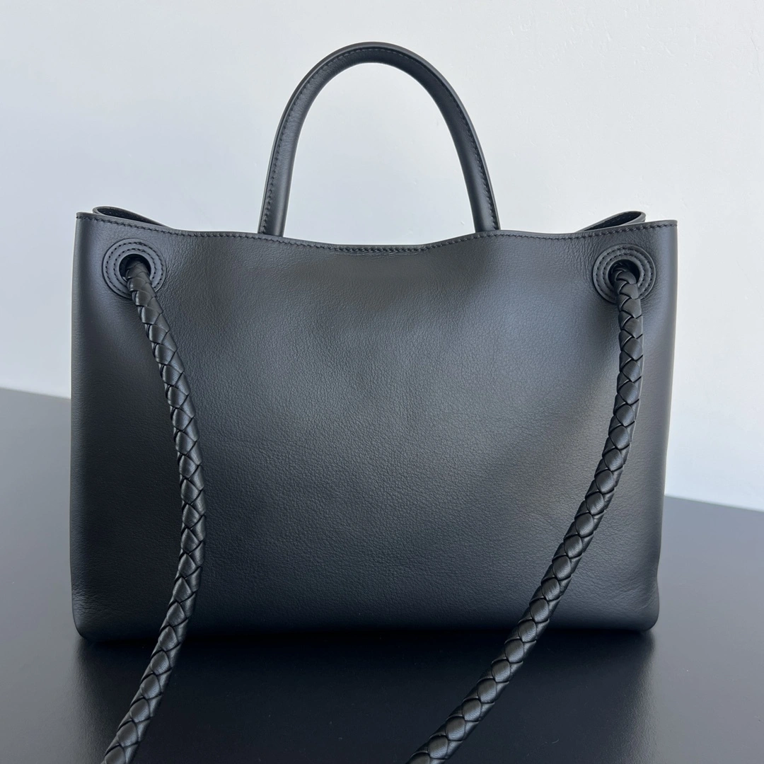 MOMO-- V595t1 810214V4O921019 high quality version Andiamo Calfskin item:F-B664B0272