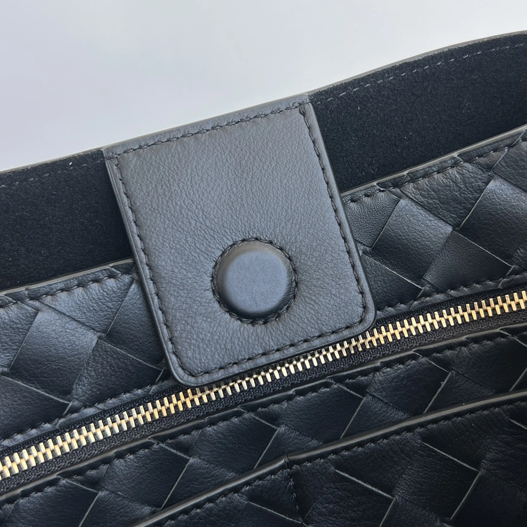 MOMO-- V595t1 810214V4O921019 high quality version Andiamo Calfskin item:F-B664B0272