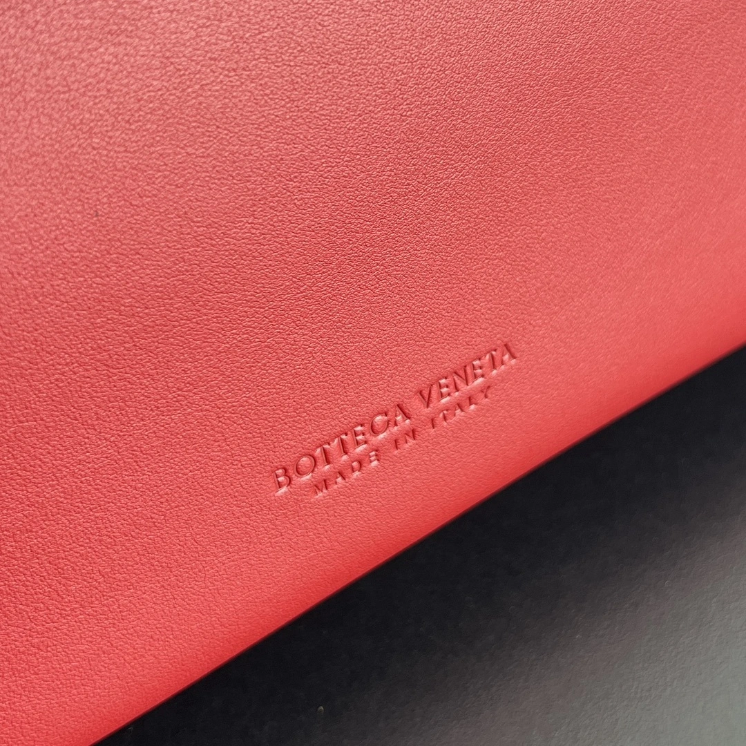 MOMO-- V595t1 810214V4O946545 high quality version Andiamo Calfskin item:F-B664B0273