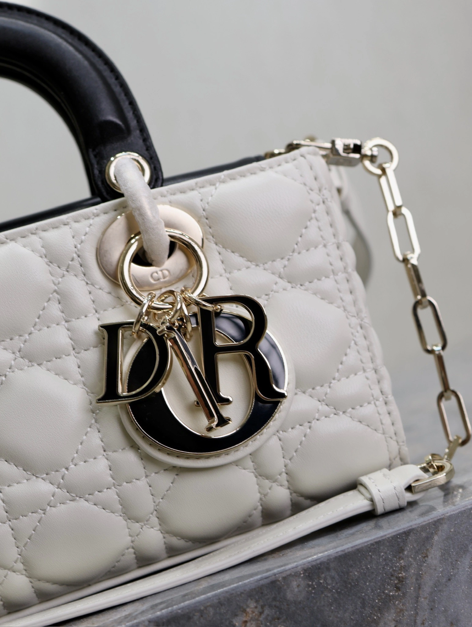 MOMO--4ior M0613ONJC-M941 high quality version Lady D−Joy sheepskin item:E-B000L2029T