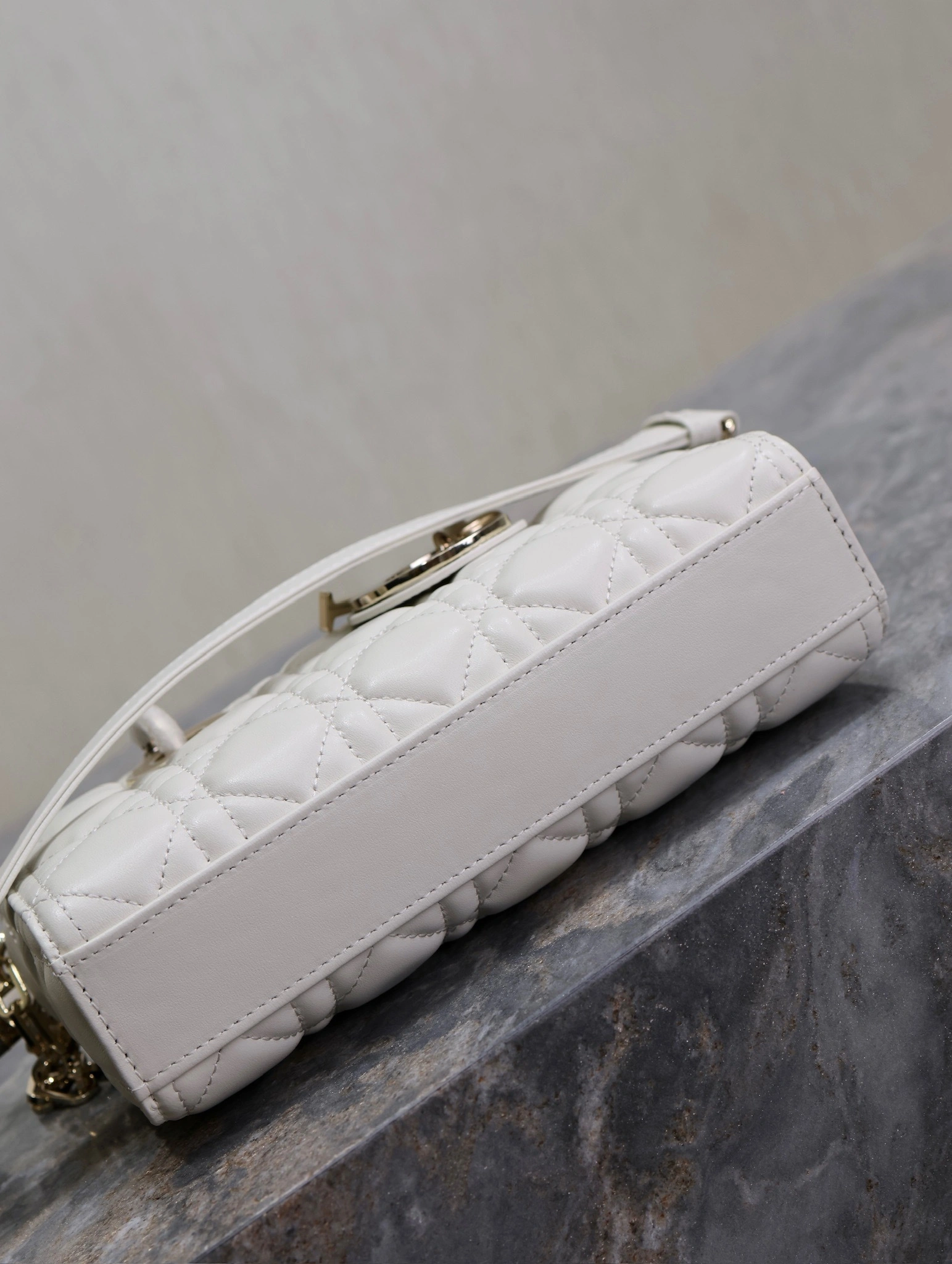 MOMO--4ior M0613ONJC-M941 high quality version Lady D−Joy sheepskin item:E-B000L2029T