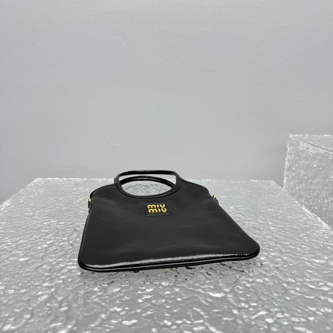 MOMO- 7iu7iu 5BA281_ADNT_F0002_V_OWF high quality version 25ss Hobo item:E-B664G2068