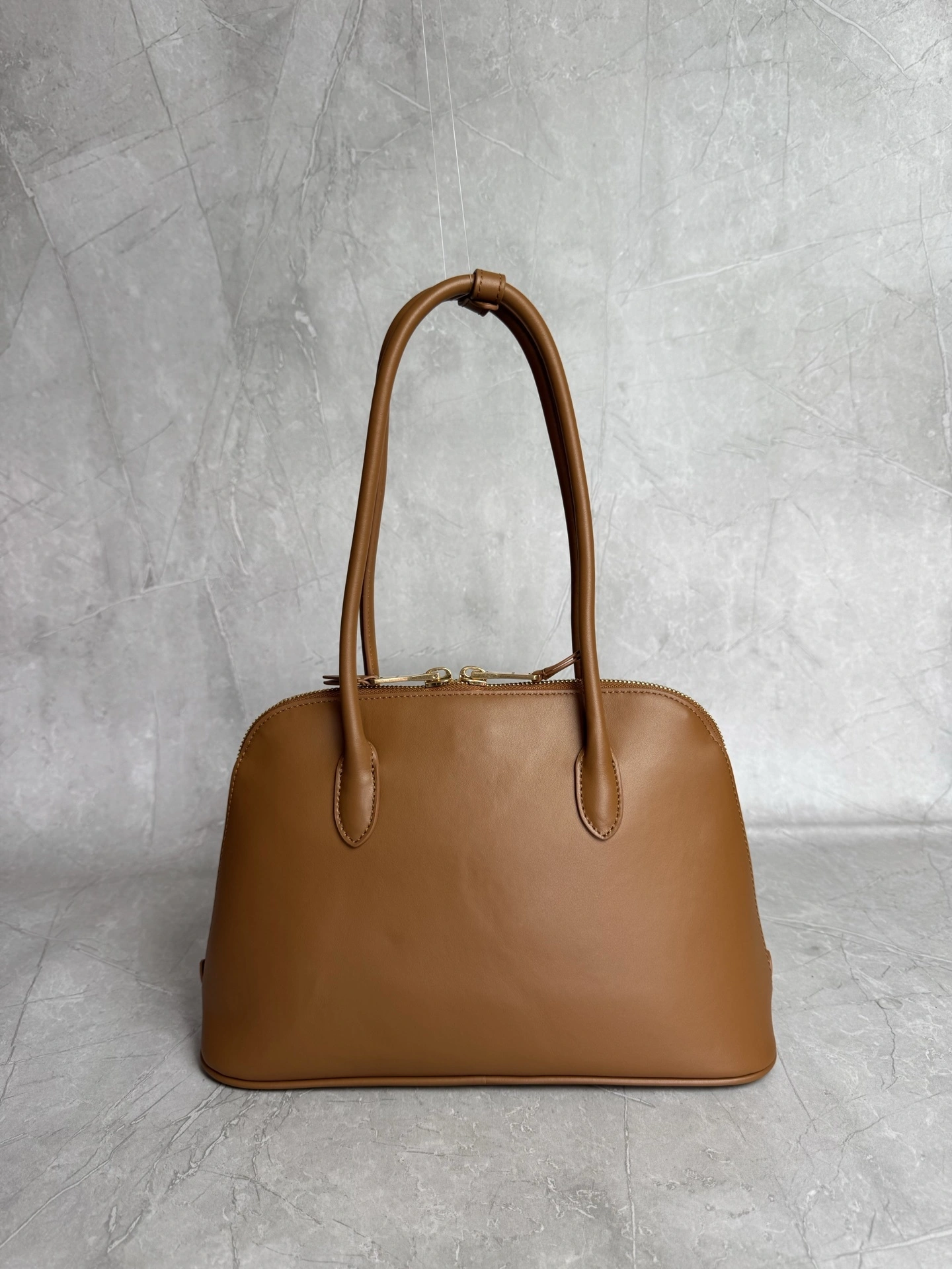 MOMO--7iu7iu 5BA289_2CRM_F0046_V_OOO high quality version Calfskin item:E-B000L1619T