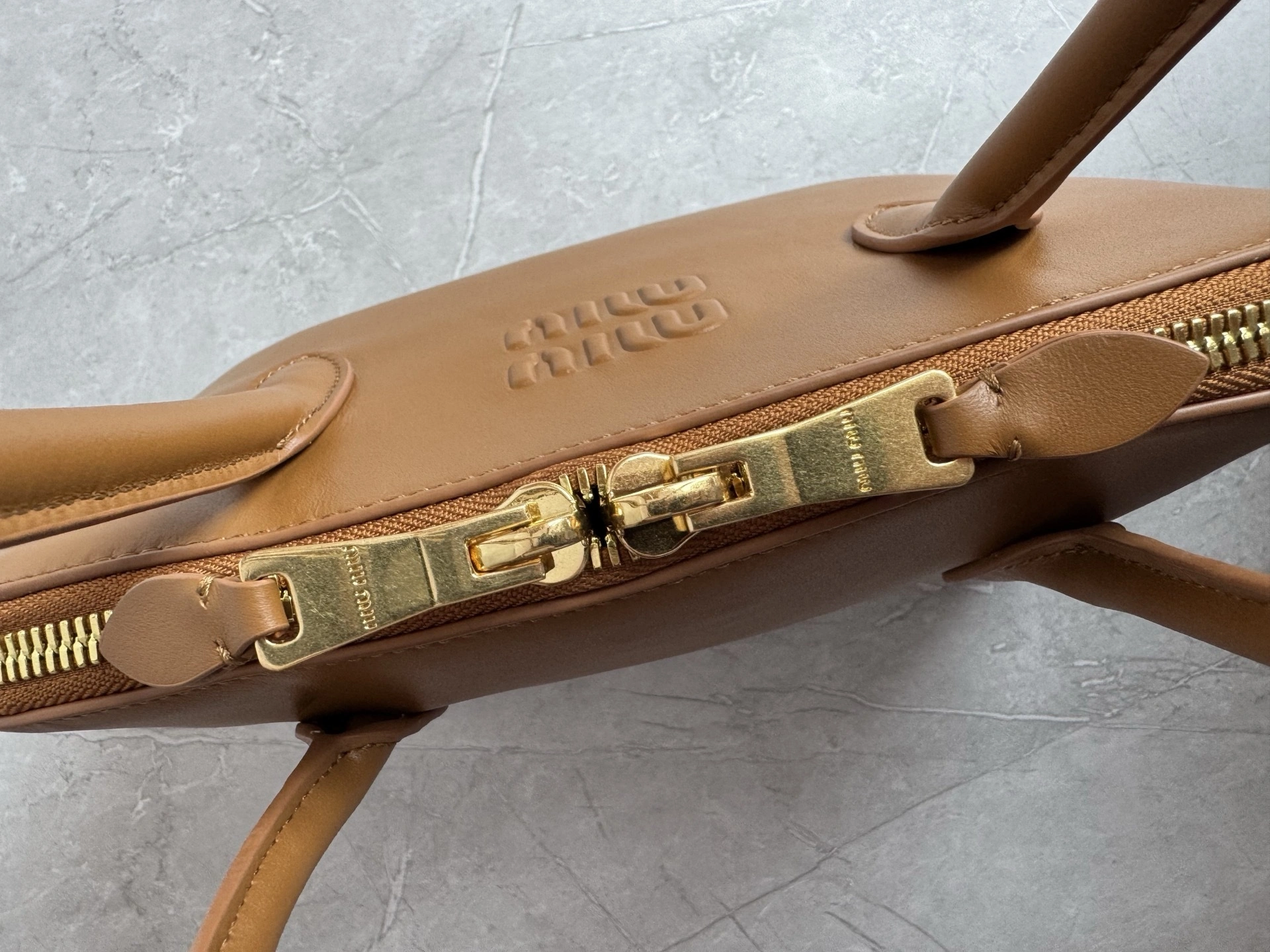 MOMO--7iu7iu 5BA289_2CRM_F0046_V_OOO high quality version Calfskin item:E-B000L1619T