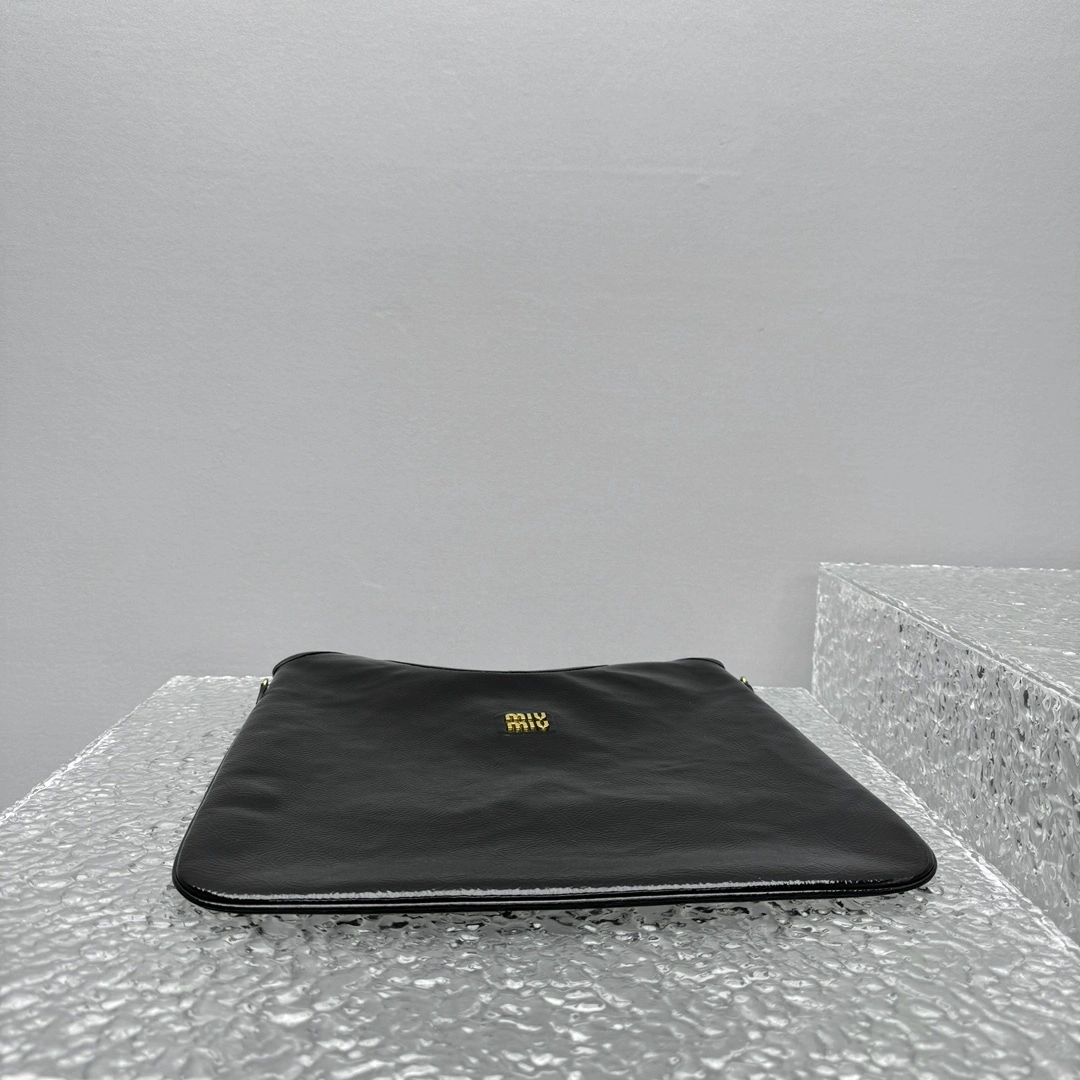 MOMO- 7iu7iu 5BG231_ADNT_F0002_V_MWF high quality version 25ss Hobo item:E-B664G2069