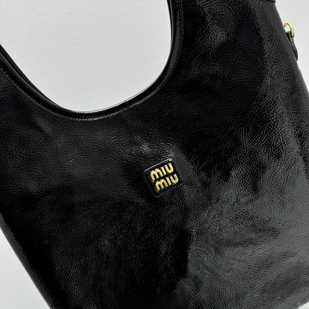 MOMO- 7iu7iu 5BG231_ADNT_F0002_V_MWF high quality version 25ss Hobo item:E-B664G2069