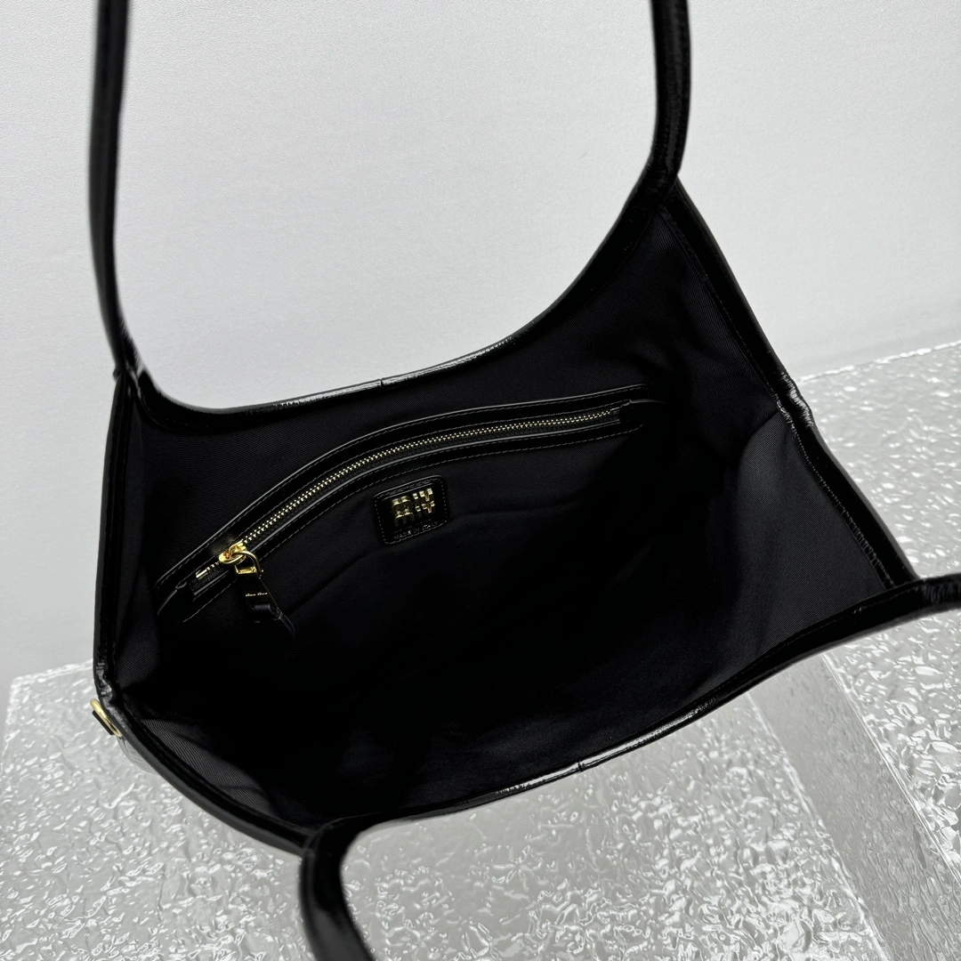 MOMO- 7iu7iu 5BG231_ADNT_F0002_V_MWF high quality version 25ss Hobo item:E-B664G2069