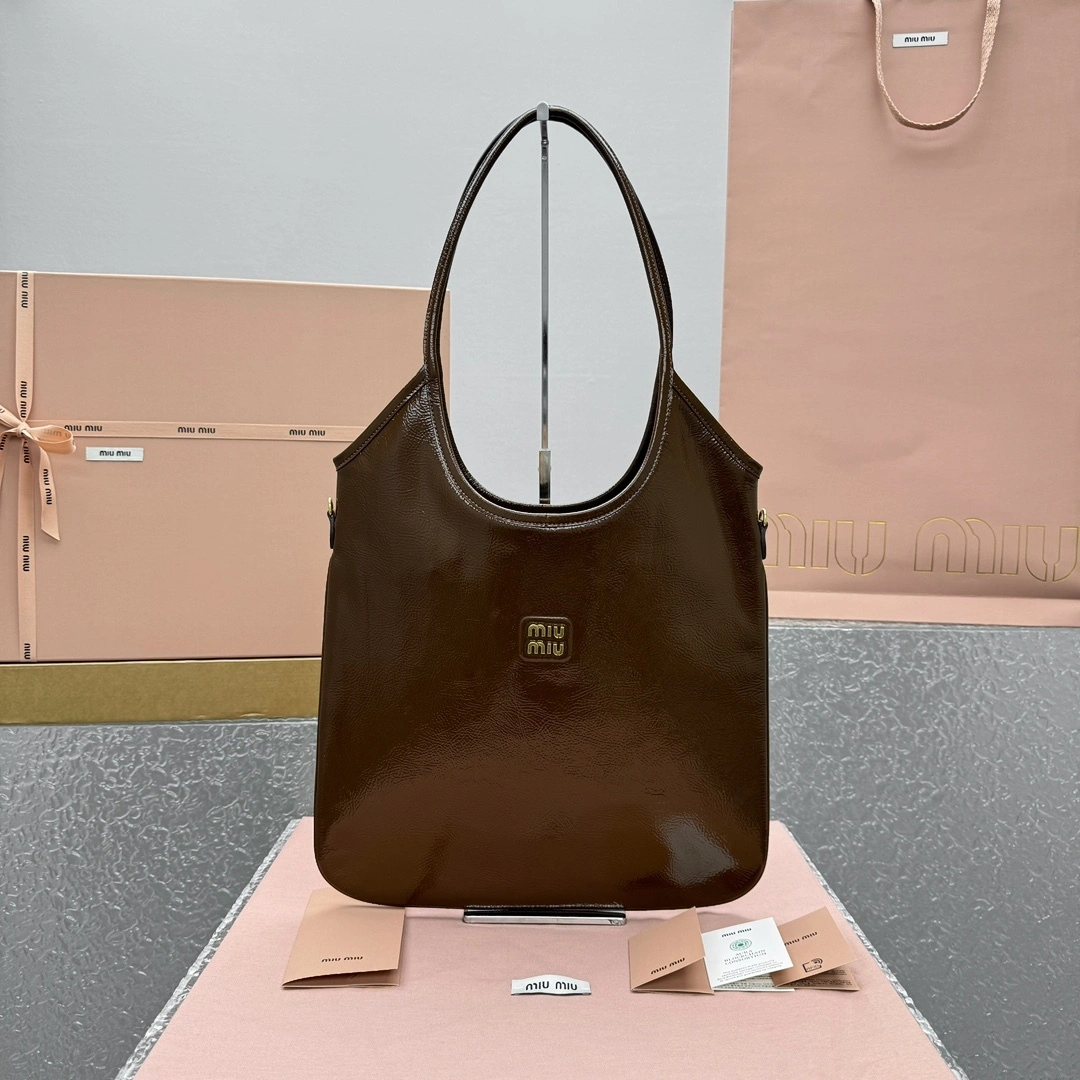 MOMO- 7iu7iu 5BG231_ADNT_F0BW5_V_MWF high quality version 25ss Hobo item:E-B664G2070