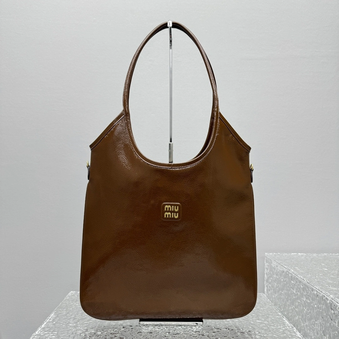 MOMO- 7iu7iu 5BG231_ADNT_F0BW5_V_MWF high quality version 25ss Hobo item:E-B664G2070