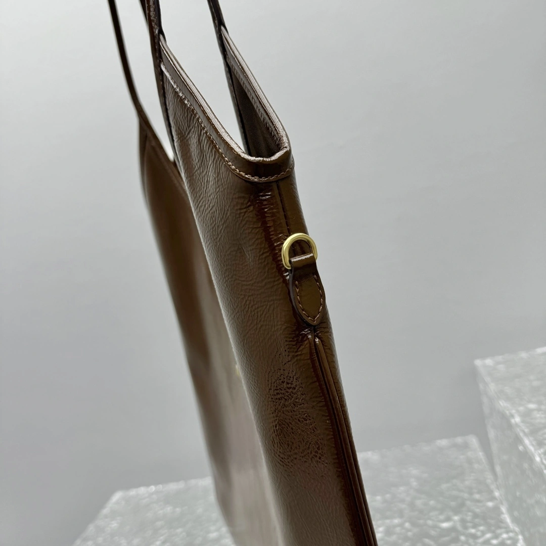 MOMO- 7iu7iu 5BG231_ADNT_F0BW5_V_MWF high quality version 25ss Hobo item:E-B664G2070