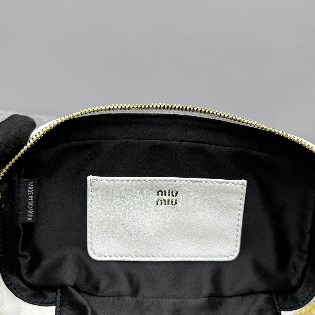 MOMO- 7iu7iu 5BP088_AN88_F0009_V_OOO high quality version sheephide item:E-B664G2043