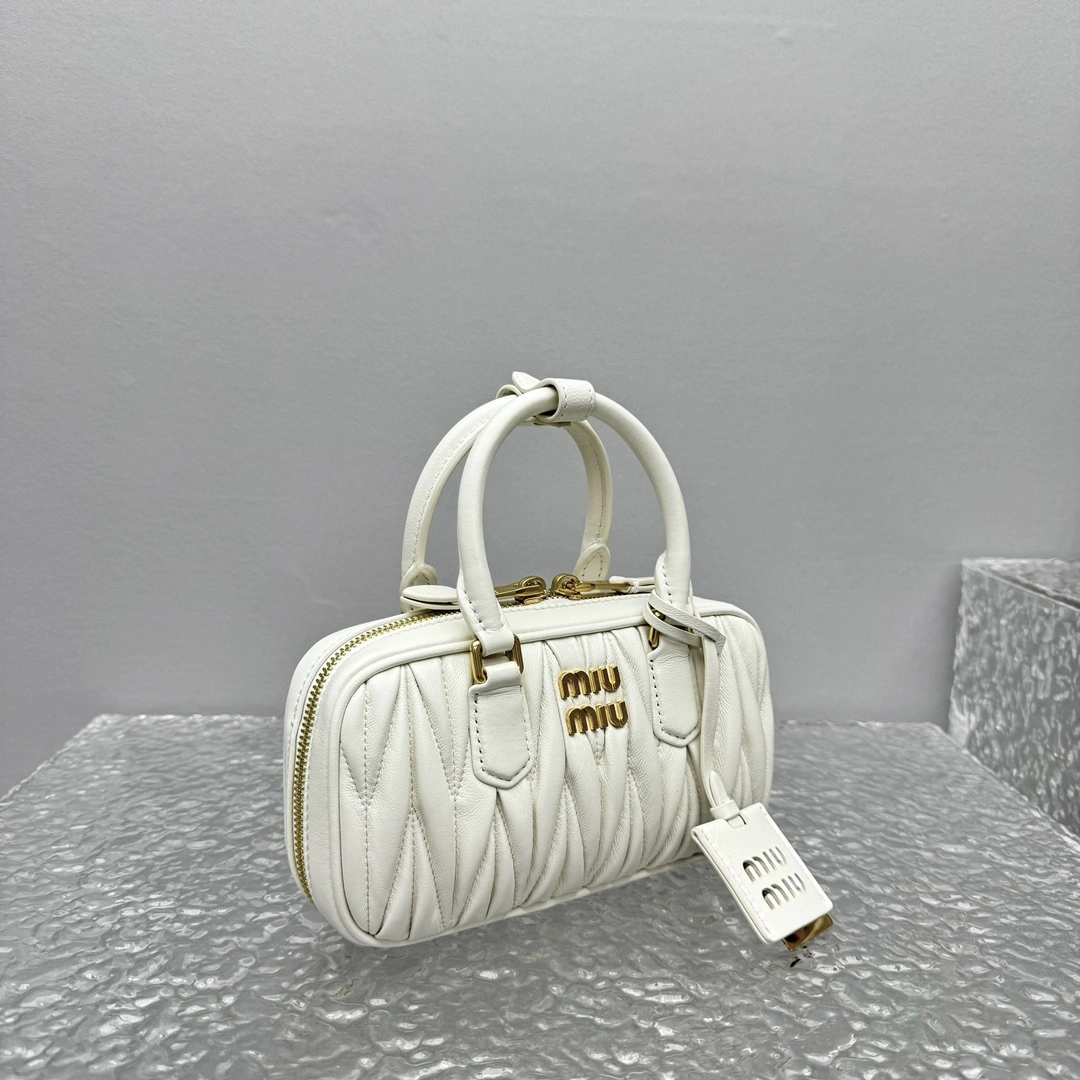 MOMO- 7iu7iu 5BP088_AN88_F0009_V_OOO high quality version sheephide item:E-B664G2043