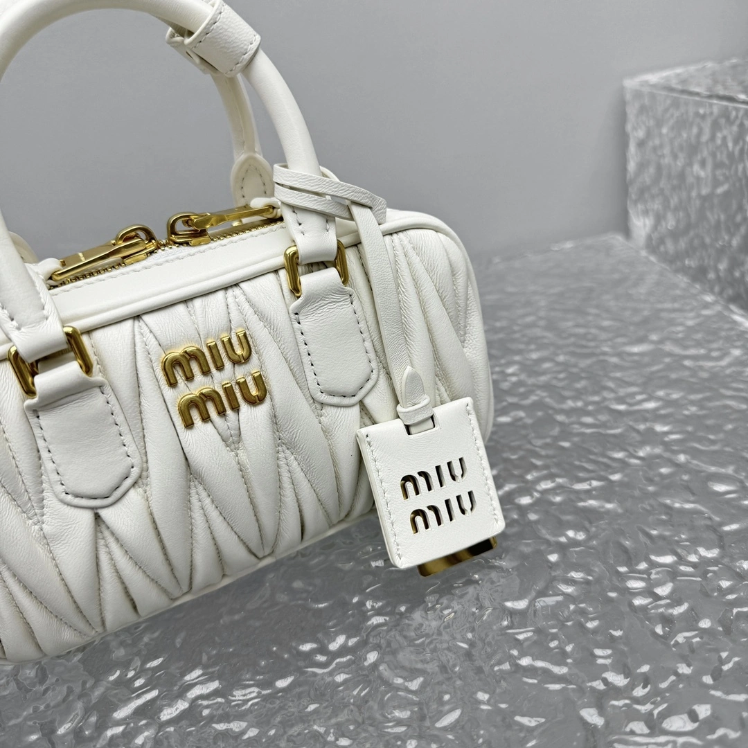 MOMO- 7iu7iu 5BP088_AN88_F0009_V_OOO high quality version sheephide item:E-B664G2043