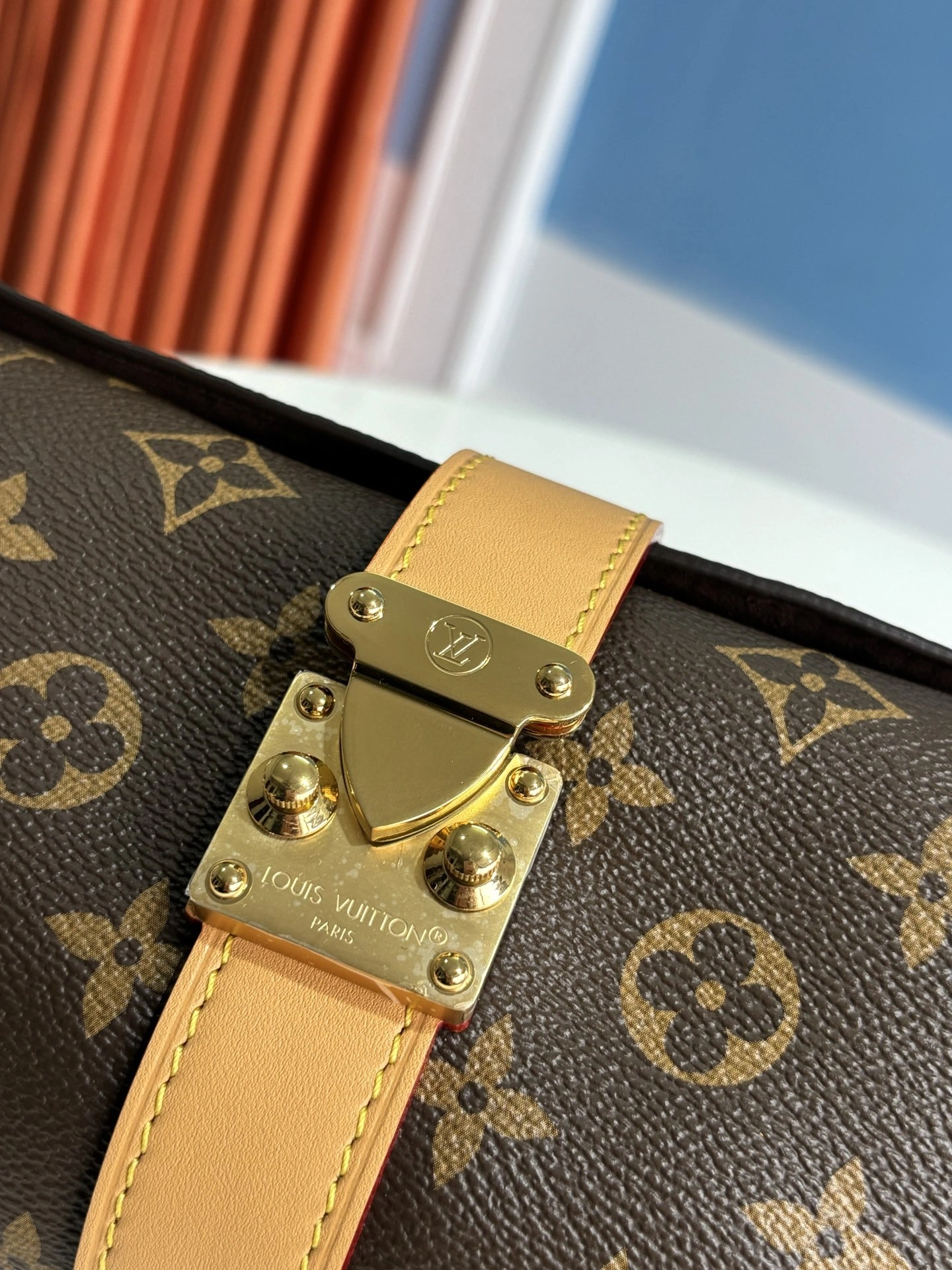 MOMO--8V M26191 high quality version Pochette Mia Monogram cowhide item:E-B808L1712T