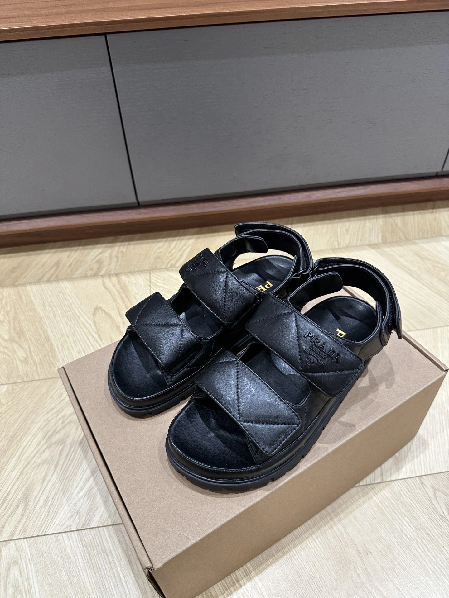 &COCO--Pr141 1X721M_038_F0002_F_D020 1X721M_038_F0002_F_020 sheepskin item:D-X03E2179
