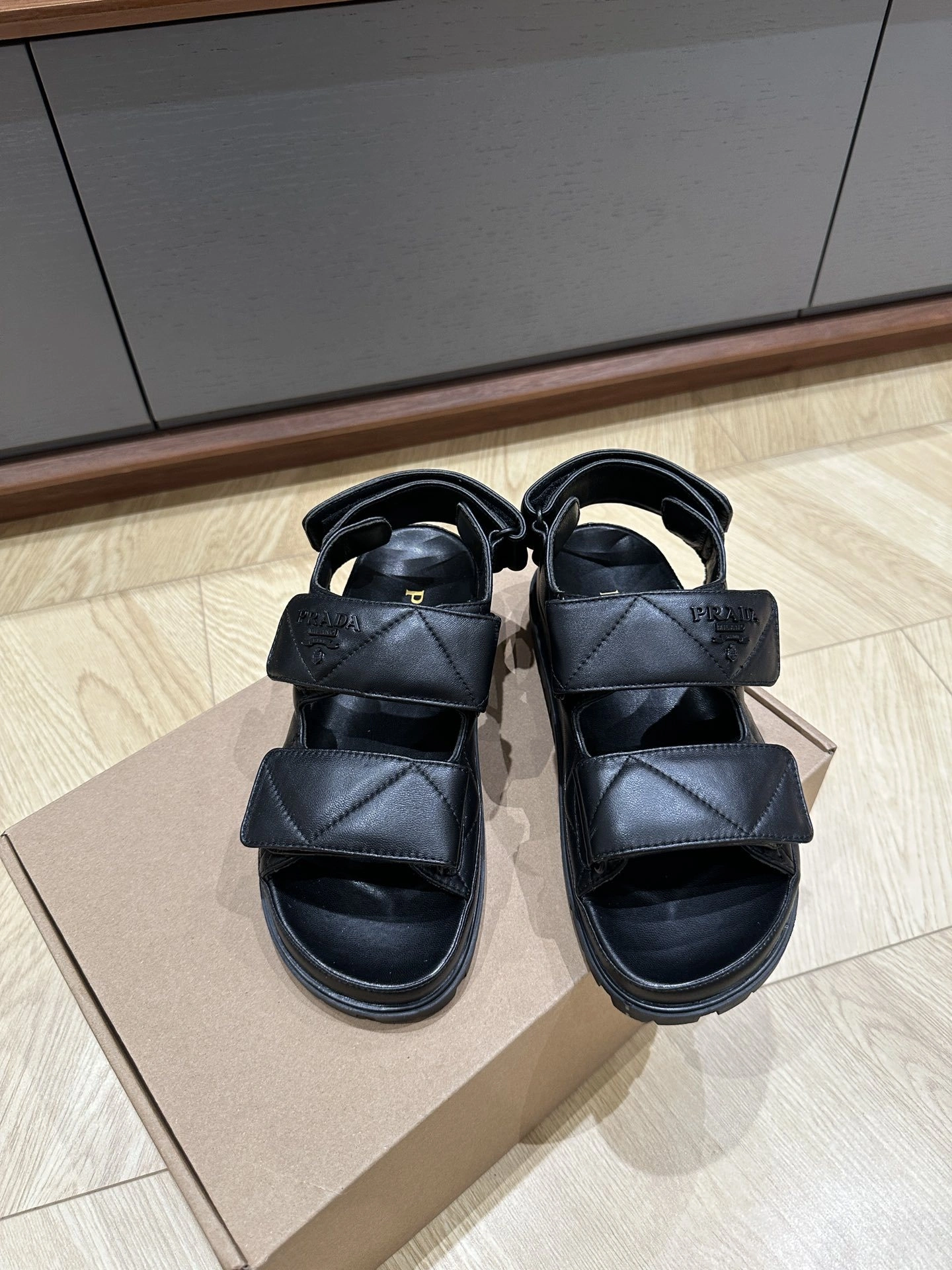&COCO--Pr141 1X721M_038_F0002_F_D020 1X721M_038_F0002_F_020 sheepskin item:D-X03E2179
