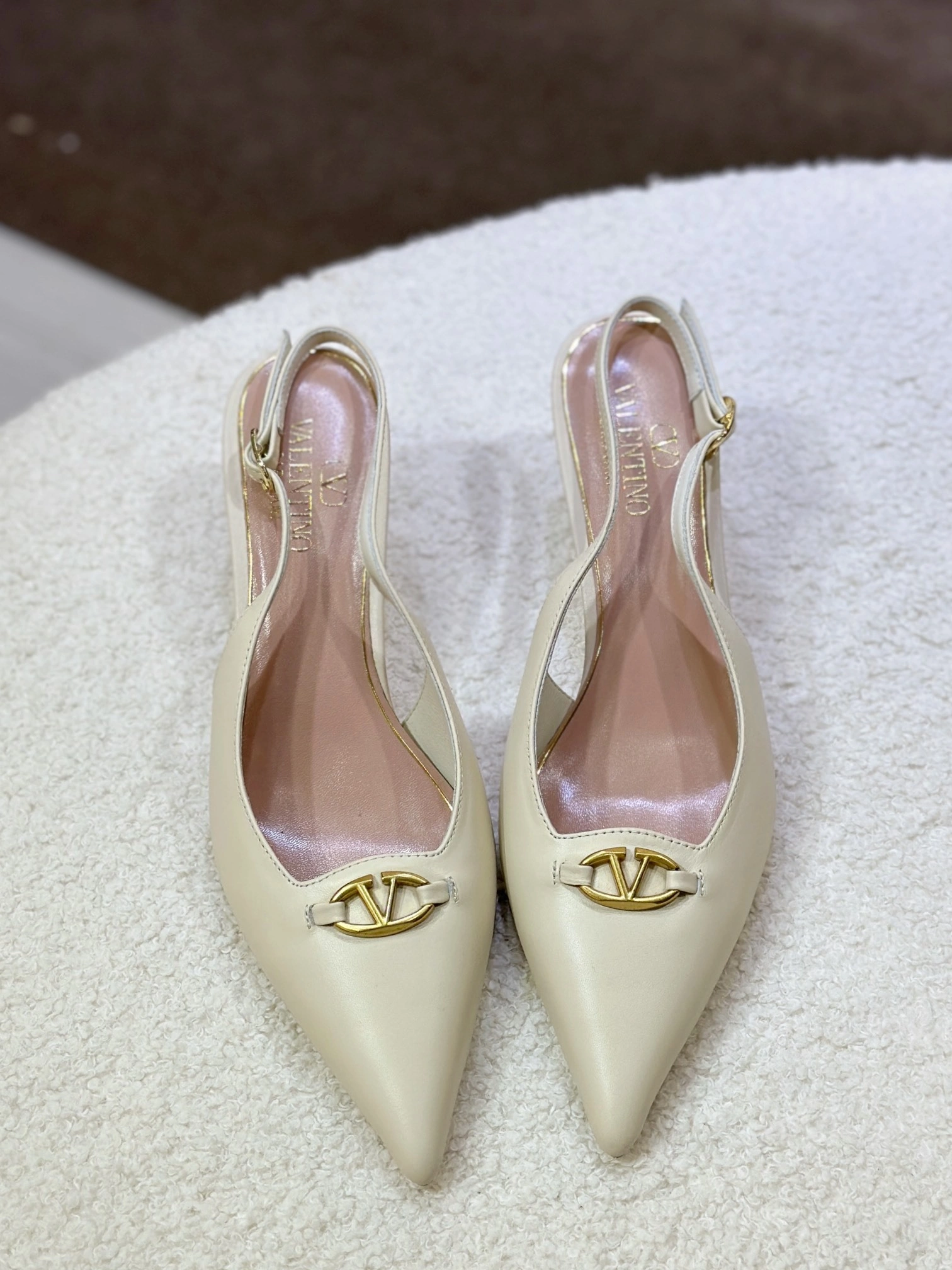 COCO-- V1859ti9o 4W0S0JB7EEY098 Heel height：6CM Calfskin sheepskin item:E-X187A1036