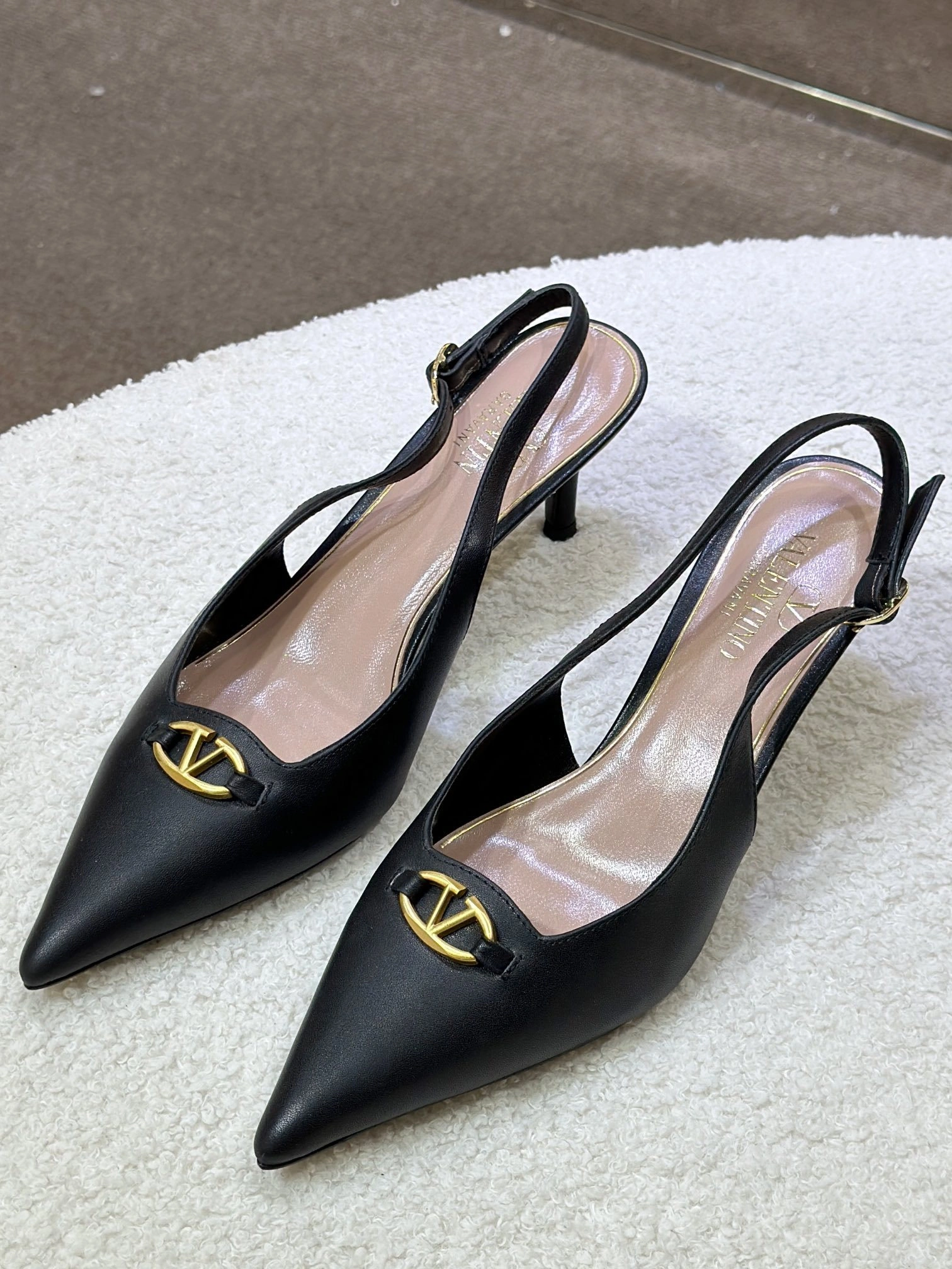 COCO-- V1859ti9o 4W0S0JB7EEY0NO Heel height：6CM Calfskin sheepskin item:E-X187A1035