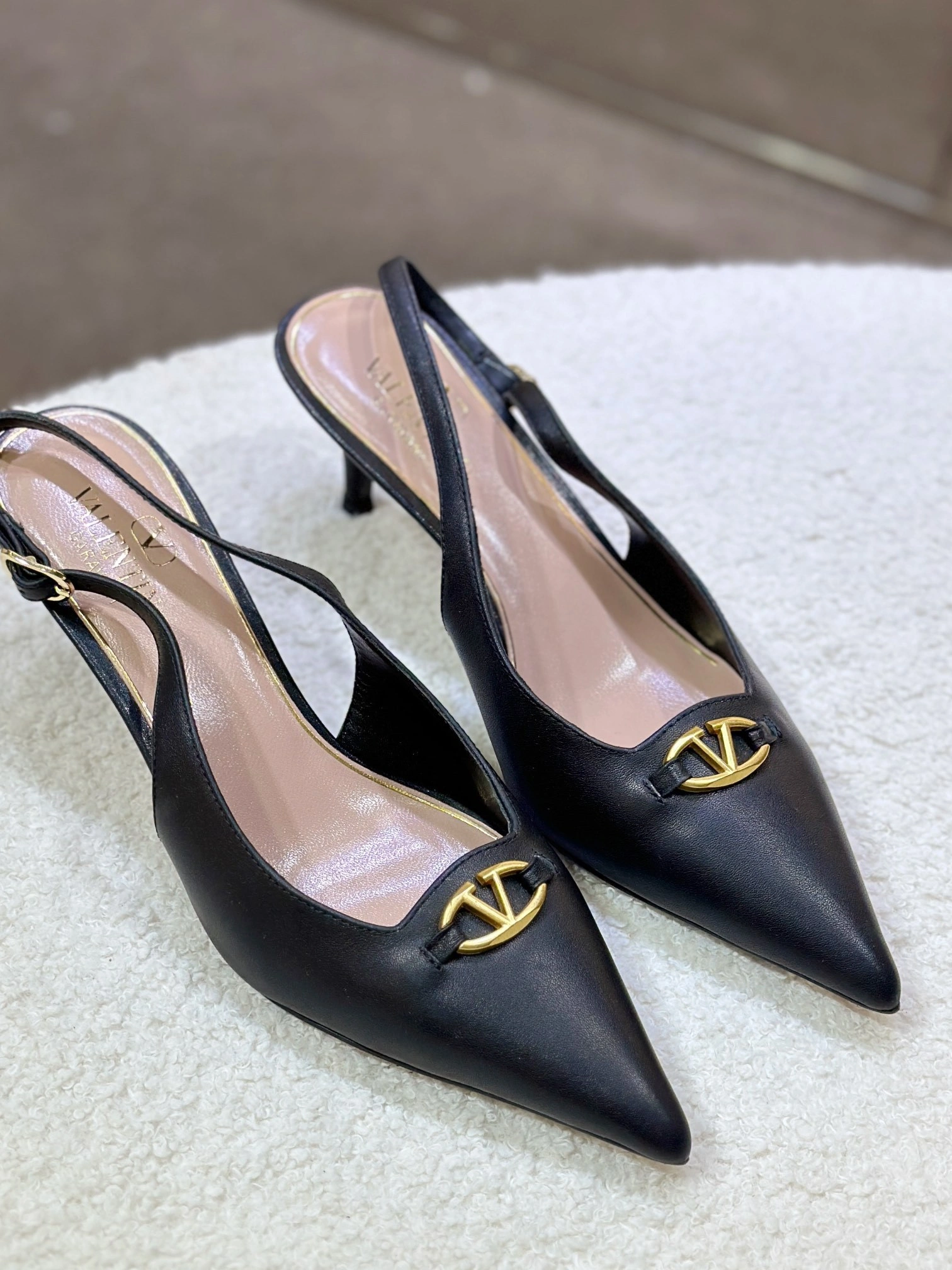 COCO-- V1859ti9o 4W0S0JB7EEY0NO Heel height：6CM Calfskin sheepskin item:E-X187A1035