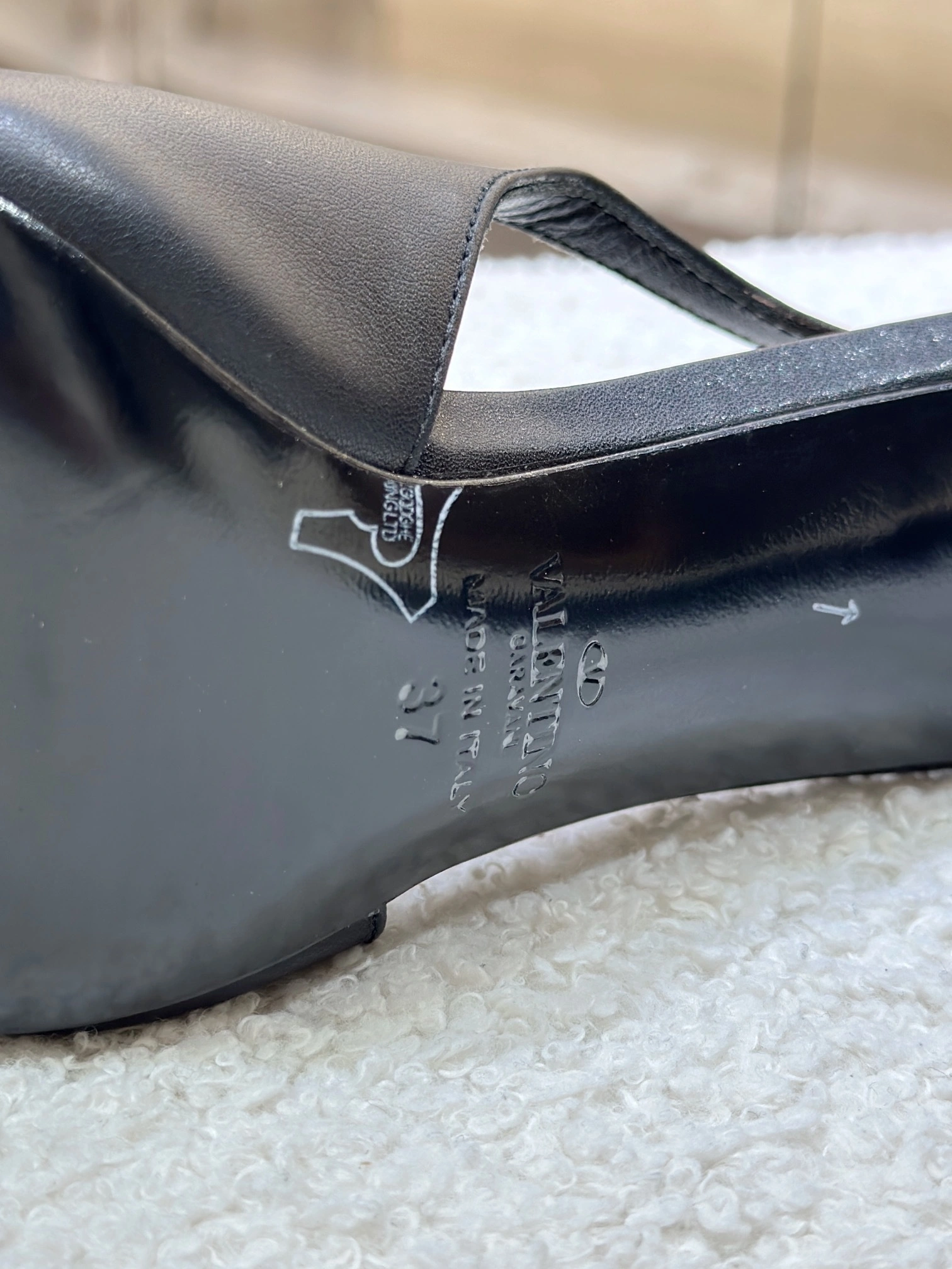 COCO-- V1859ti9o 4W0S0JB7EEY0NO Heel height：6CM Calfskin sheepskin item:E-X187A1035