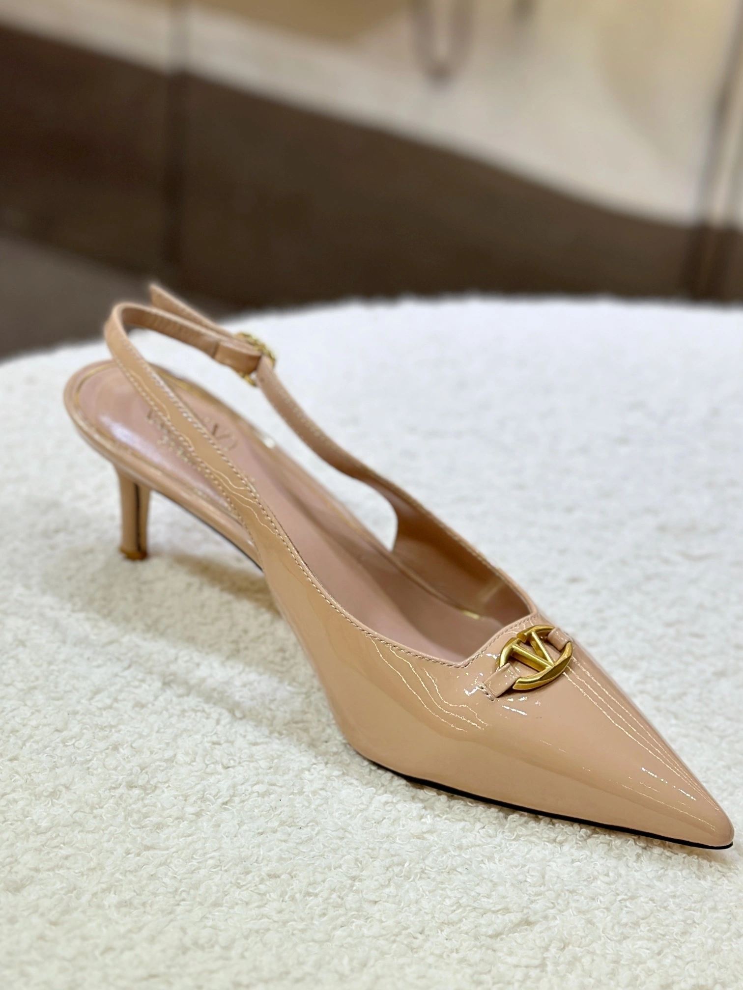 COCO-- V1859ti9o 5W2S0JB7LHSZJ2 Heel height：6CM Calfskin sheepskin item:E-X187A1037