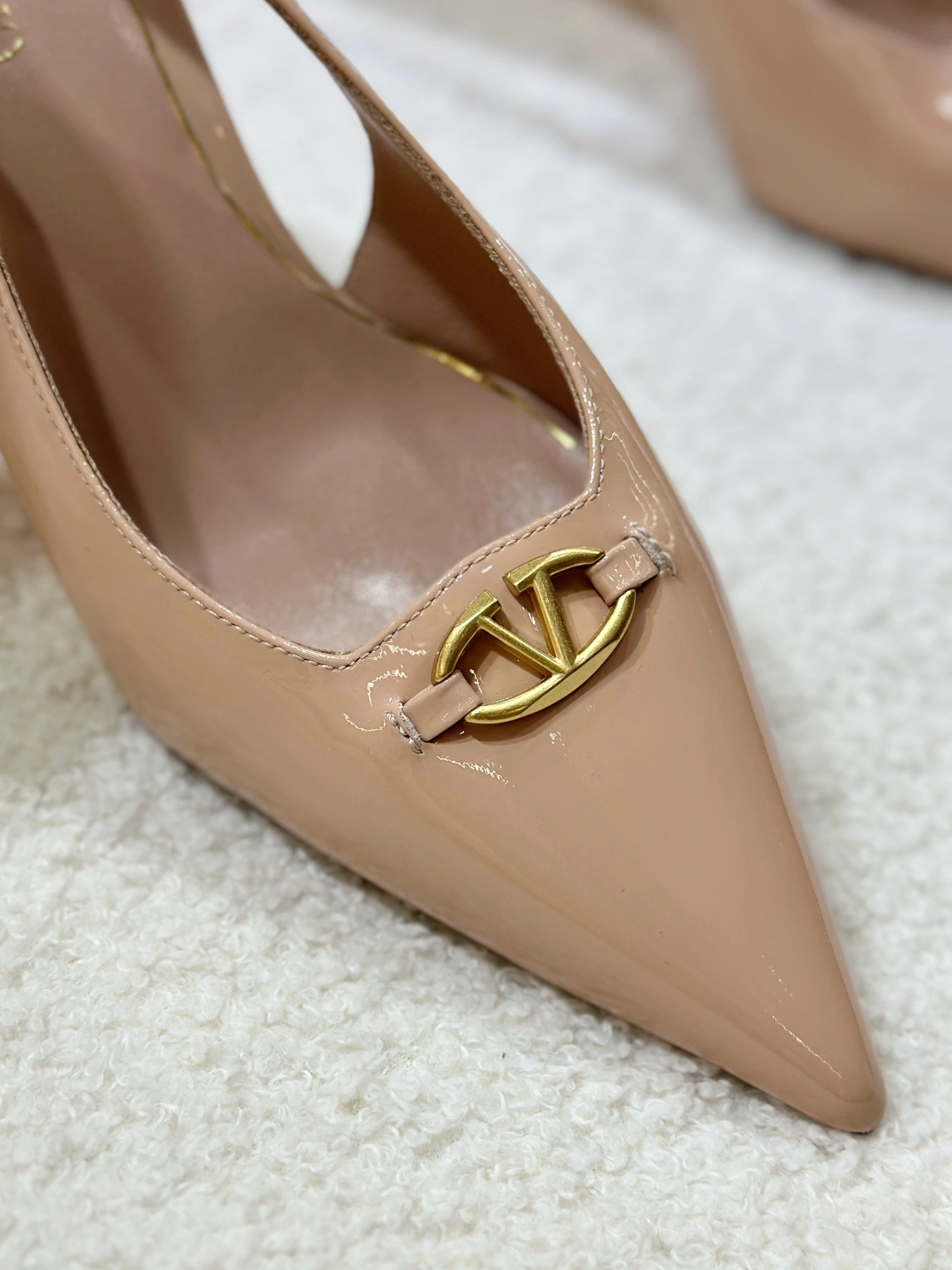 COCO-- V1859ti9o 5W2S0JB7LHSZJ2 Heel height：6CM Calfskin sheepskin item:E-X187A1037