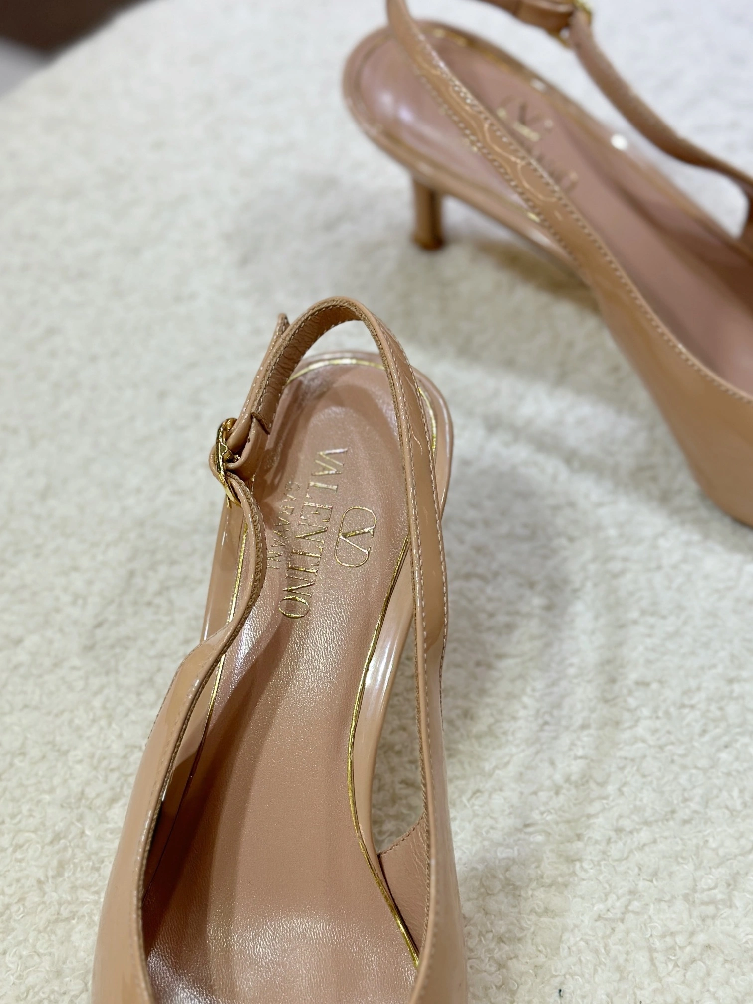 COCO-- V1859ti9o 5W2S0JB7LHSZJ2 Heel height：6CM Calfskin sheepskin item:E-X187A1037