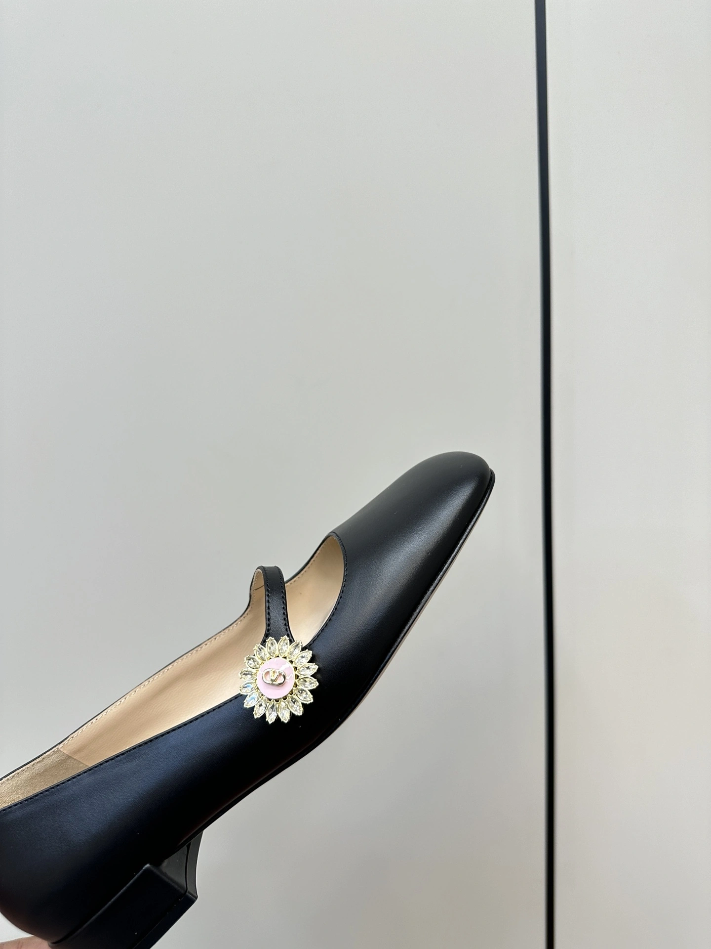 COCO-- V1859ti9o 6W2S0LL7DHS9TJ Heel height：2CM Calfskin sheepskin item:D-X000L2550