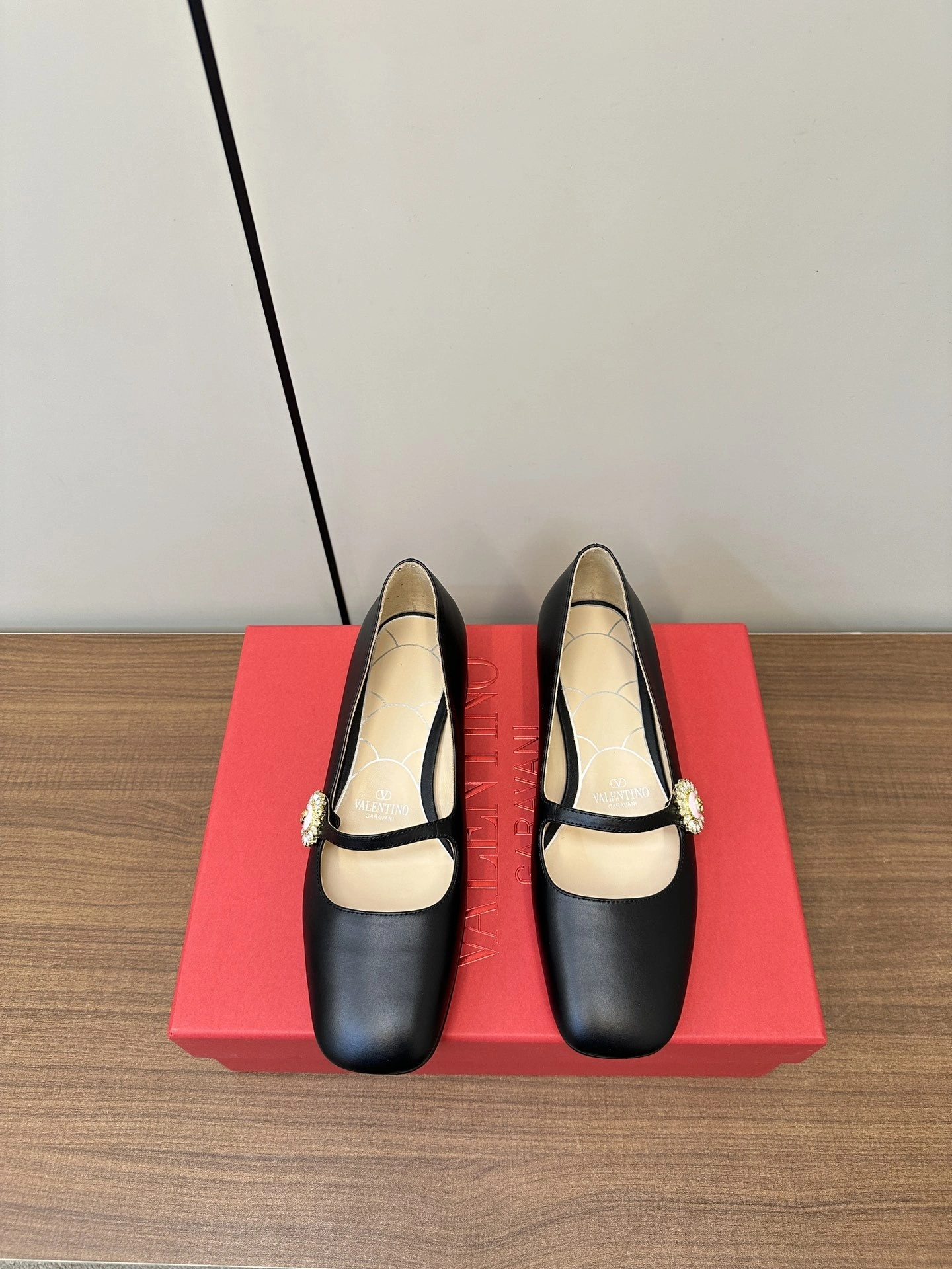 COCO-- V1859ti9o 6W2S0LL7DHS9TJ Heel height：2CM Calfskin sheepskin item:D-X000L2550
