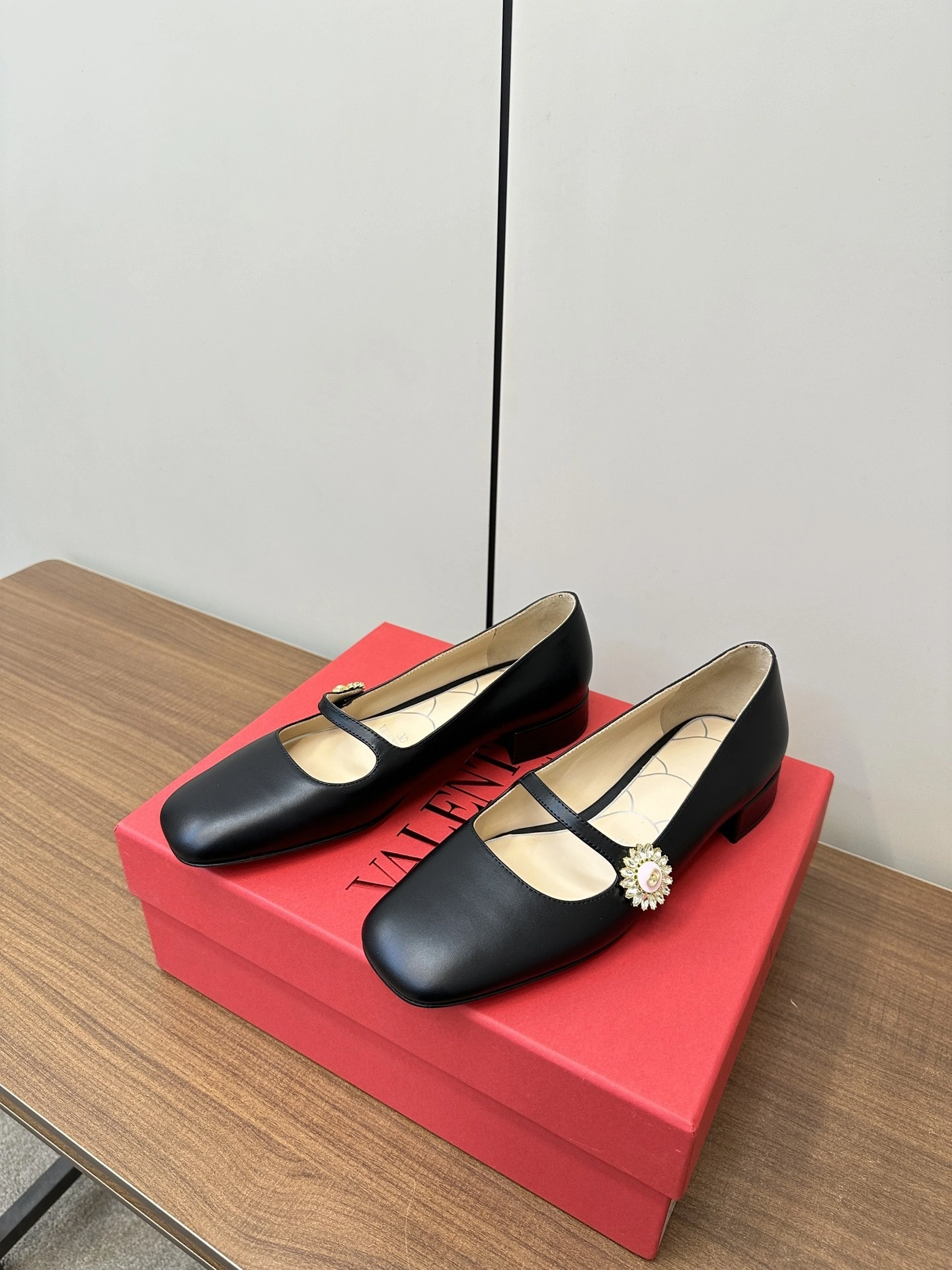 COCO-- V1859ti9o 6W2S0LL7DHS9TJ Heel height：2CM Calfskin sheepskin item:D-X000L2550