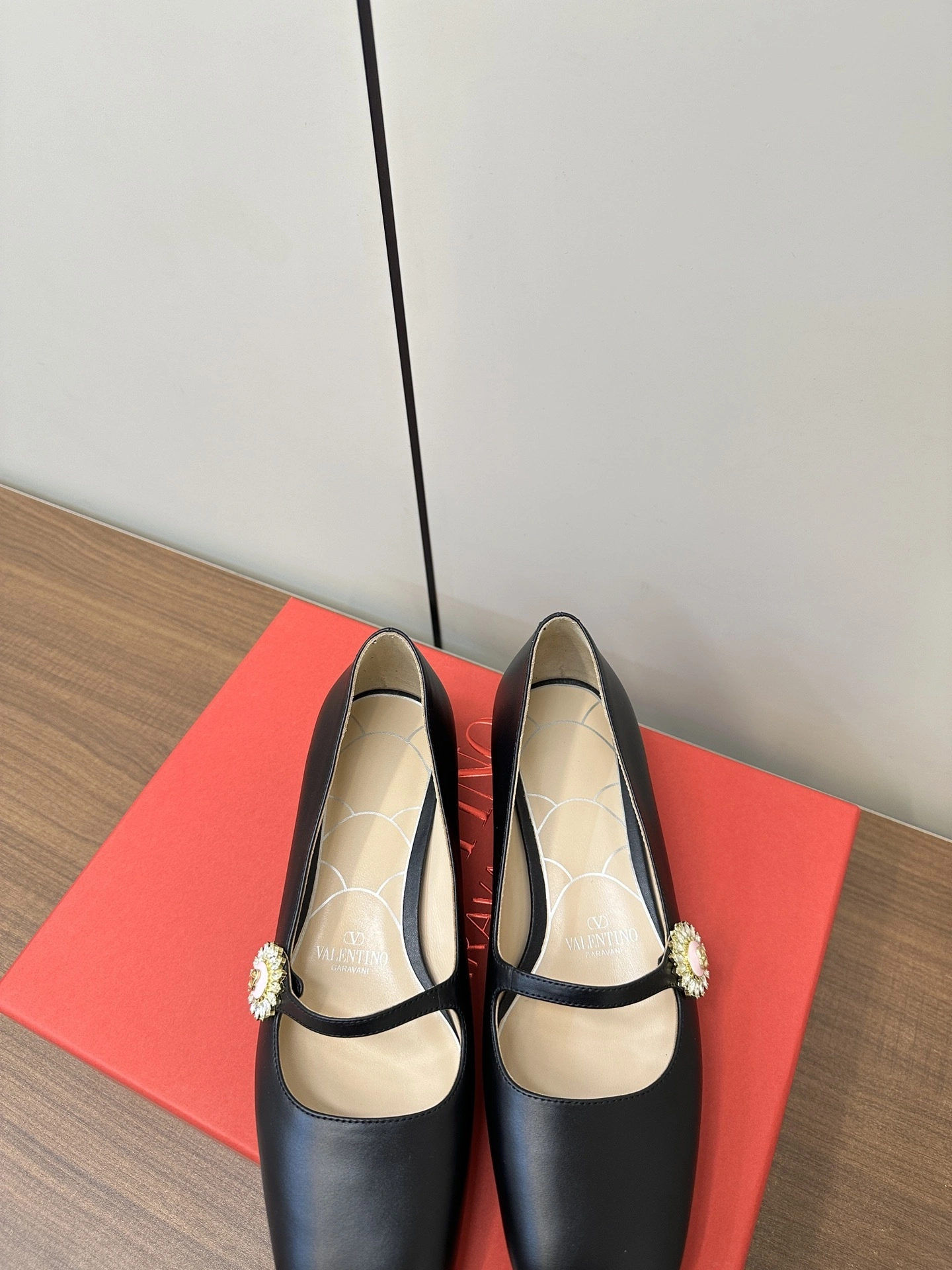 COCO-- V1859ti9o 6W2S0LL7DHS9TJ Heel height：2CM Calfskin sheepskin item:D-X000L2550