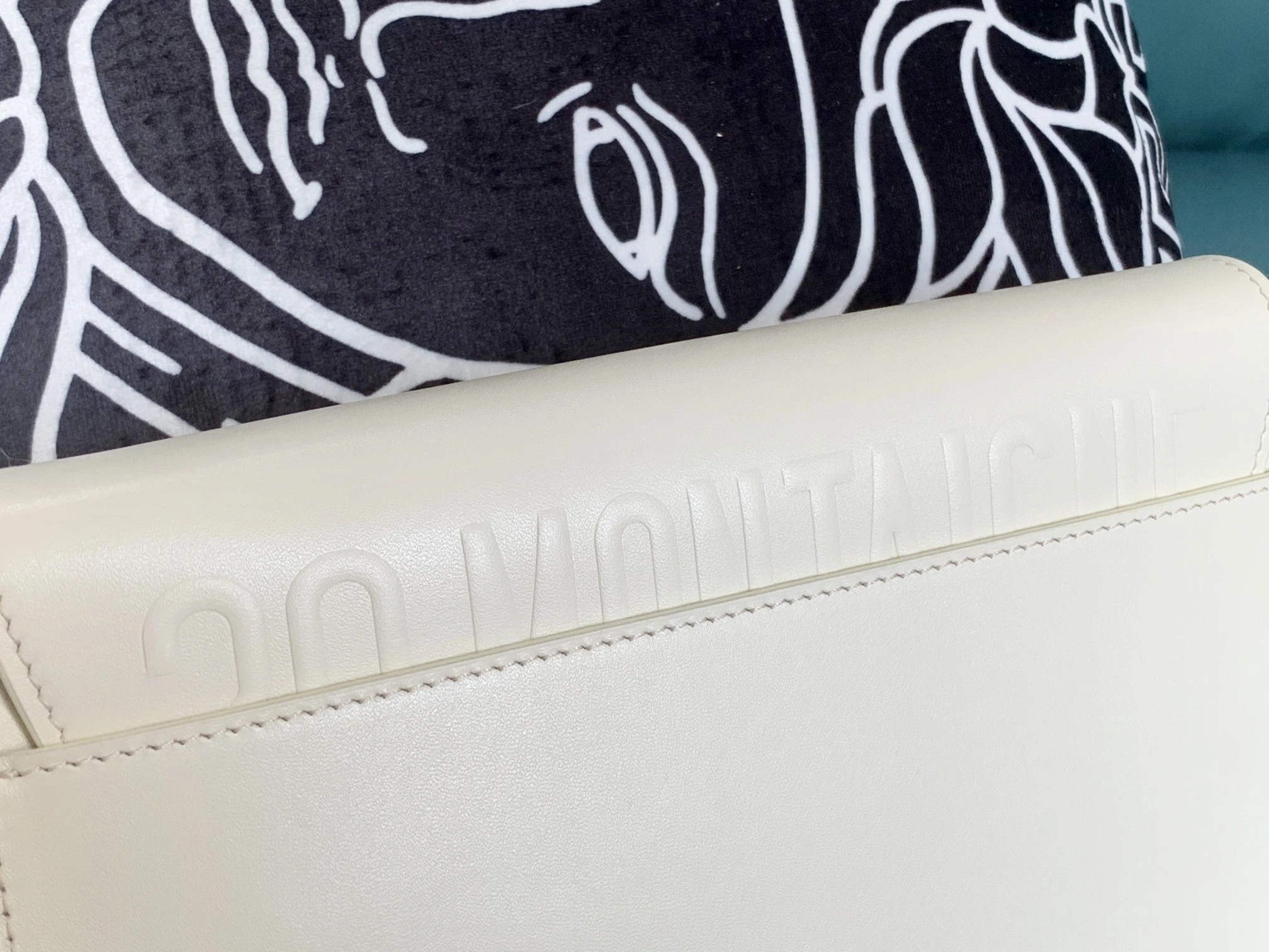 Custombag--M9319UMOL_M030 M9319UMOL-M030 M9317UMOL-M030 Bobby high quality version All skin white item：C-B803D0765