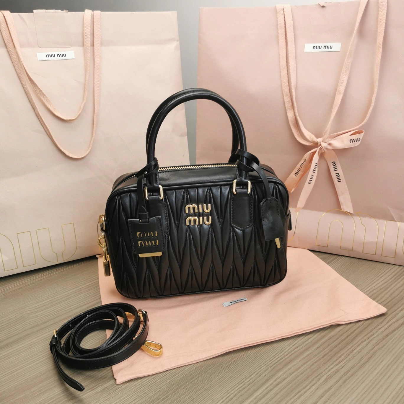 MOMO-- 11005BB124-N88-F0216-V-OOO 3Colour high quality version item：C-B063I2024V-3