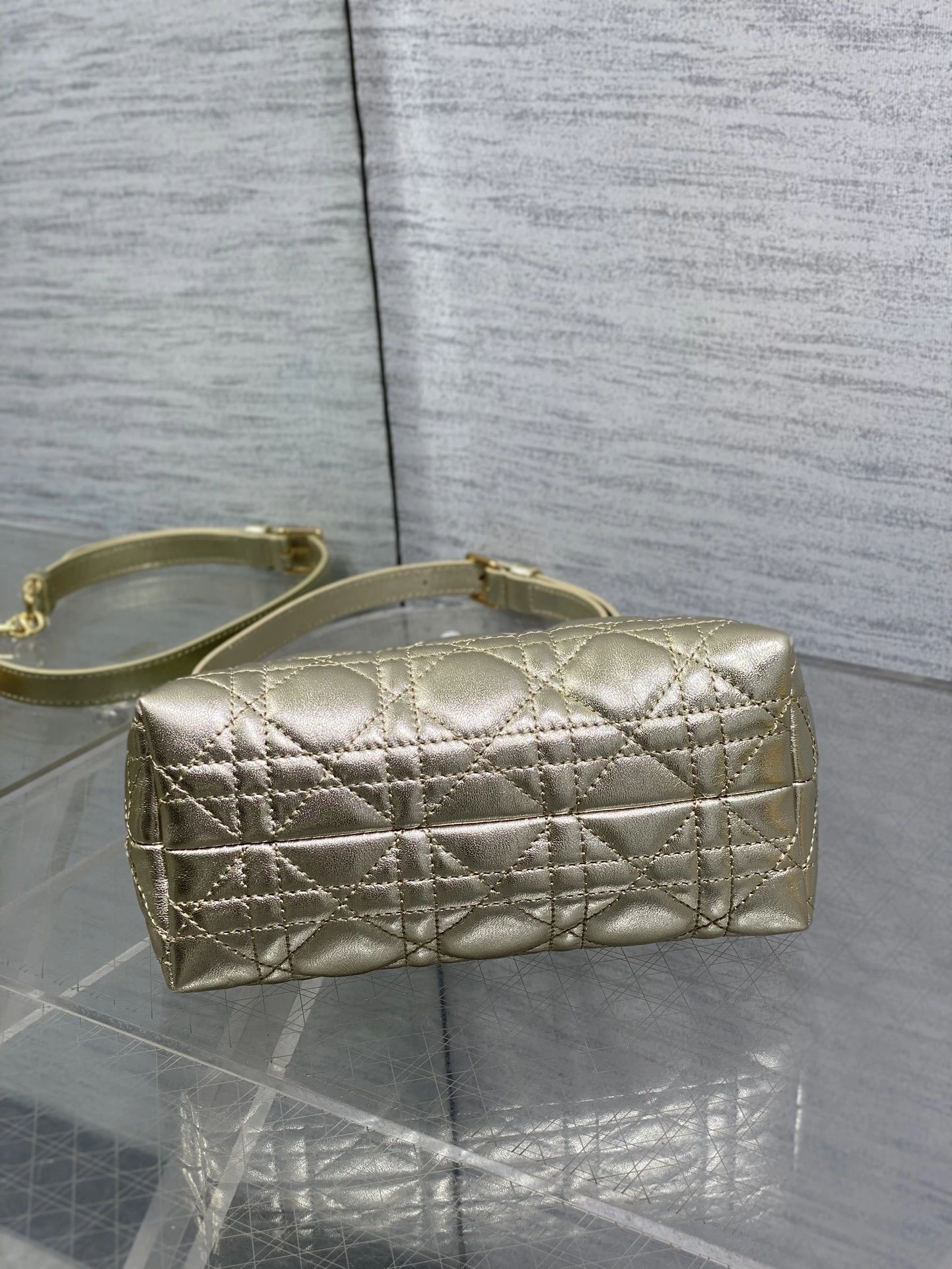 MOMO-- 4ior S3123UWEC-M25J high quality version Jolie Top Handle item:E-B000L2009T