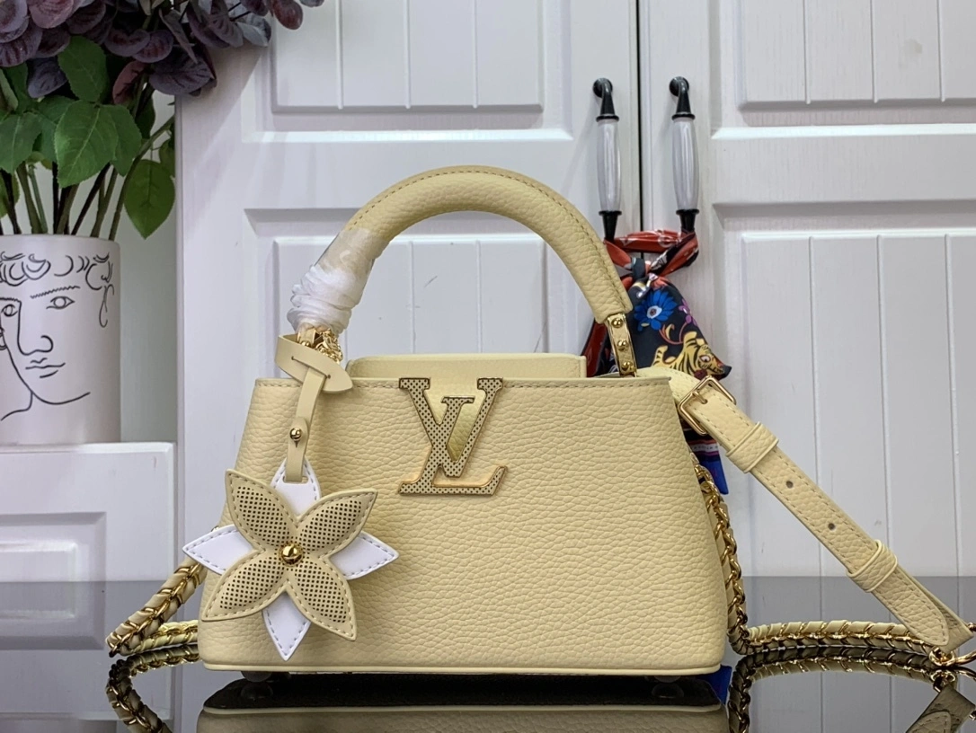 MOMO-- 8V M11351 high quality version Capucines East-West cowhide item:E-B063C0571