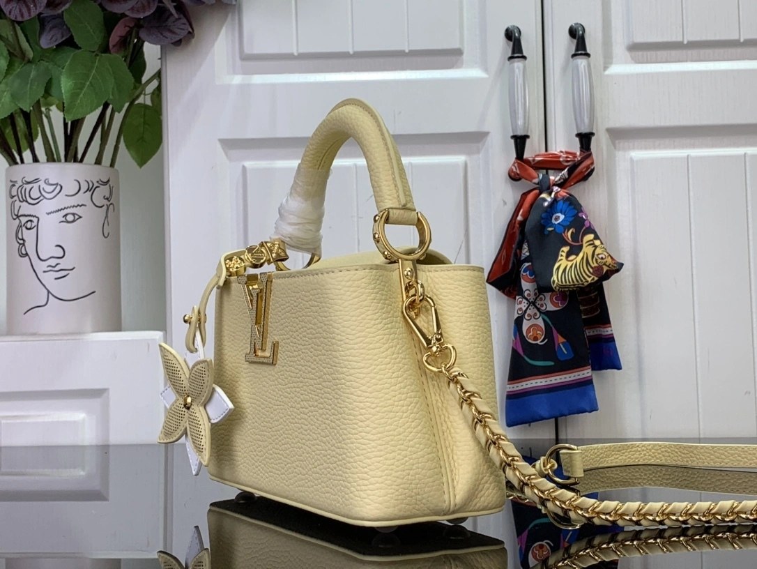 MOMO-- 8V M11351 high quality version Capucines East-West cowhide item:E-B063C0571