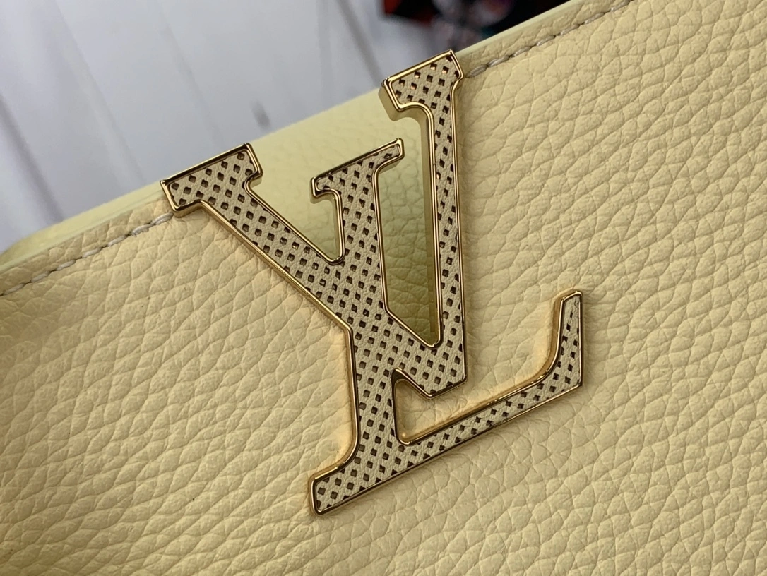MOMO-- 8V M11351 high quality version Capucines East-West cowhide item:E-B063C0571