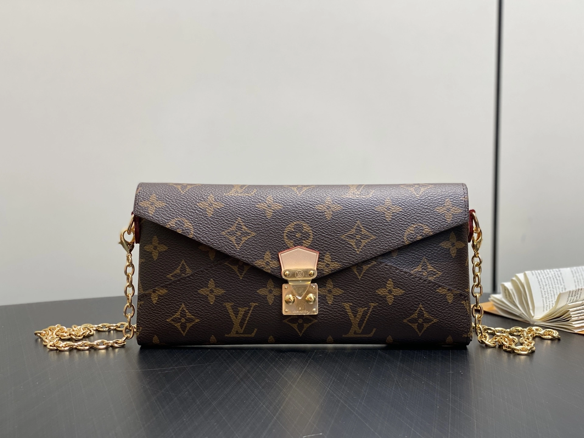 MOMO-- 8V M15150 high quality version Travel With Grace Codington item:E-B000J1834