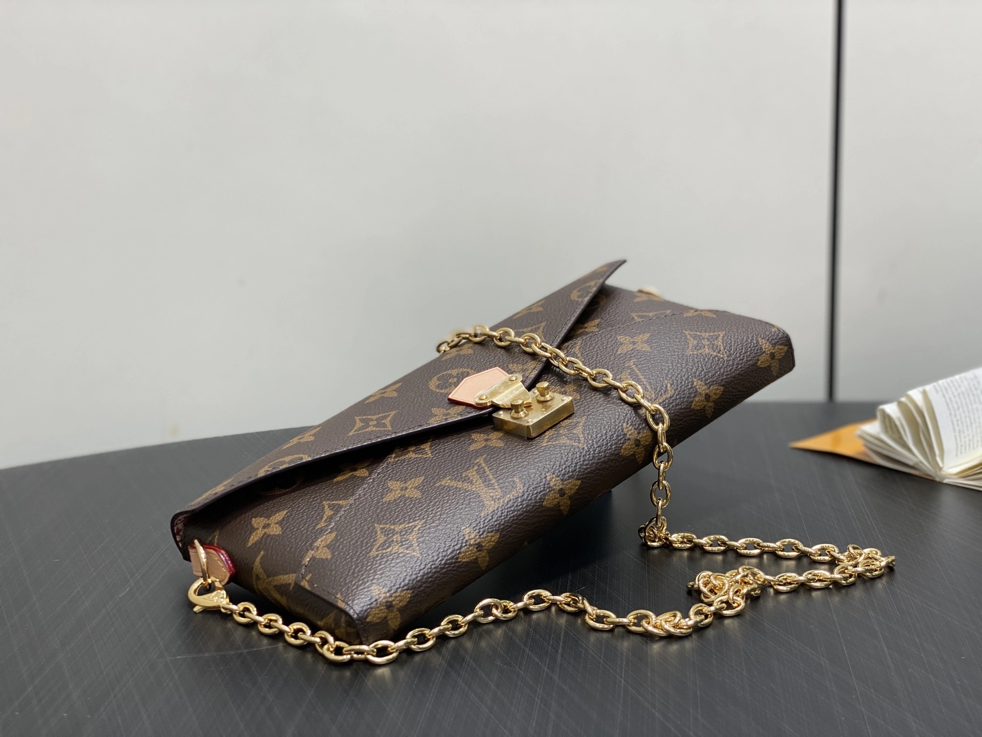 MOMO-- 8V M15150 high quality version Travel With Grace Codington item:E-B000J1834