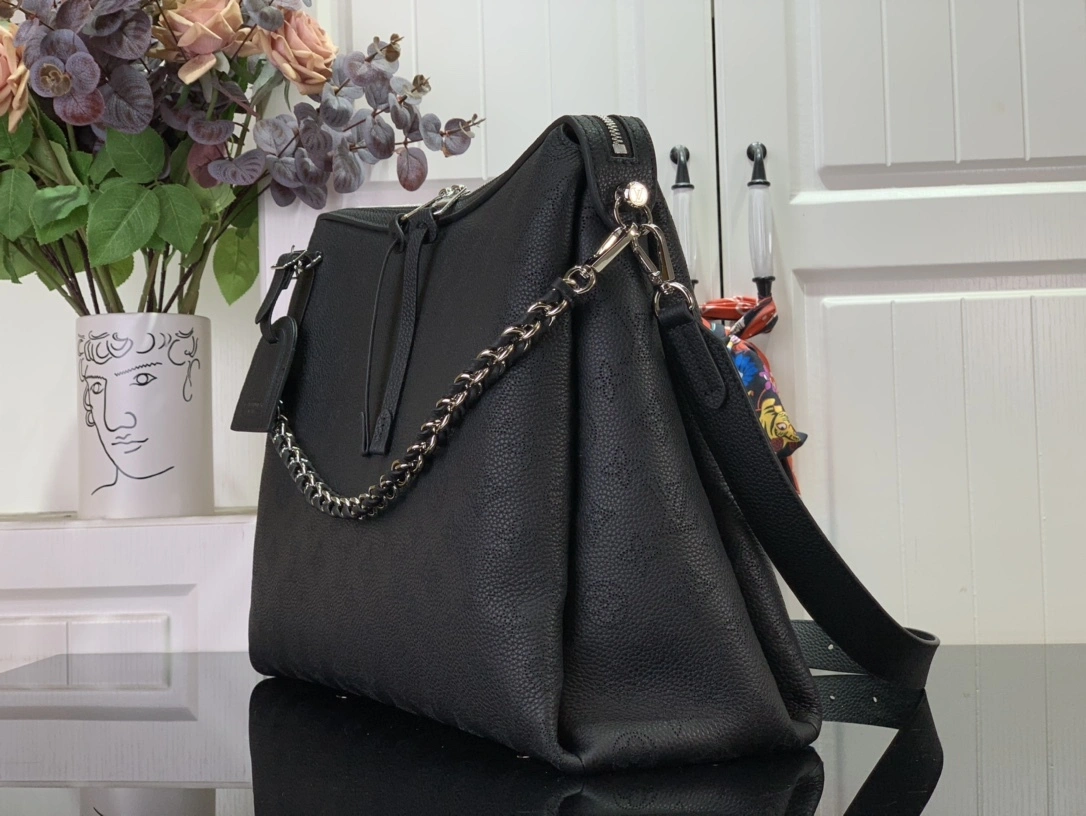 MOMO-- 8V M24132 high quality version Mahina Hand It All Calfskin item:E-B174C0530