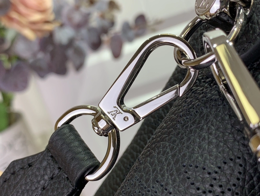 MOMO-- 8V M24132 high quality version Mahina Hand It All Calfskin item:E-B174C0530