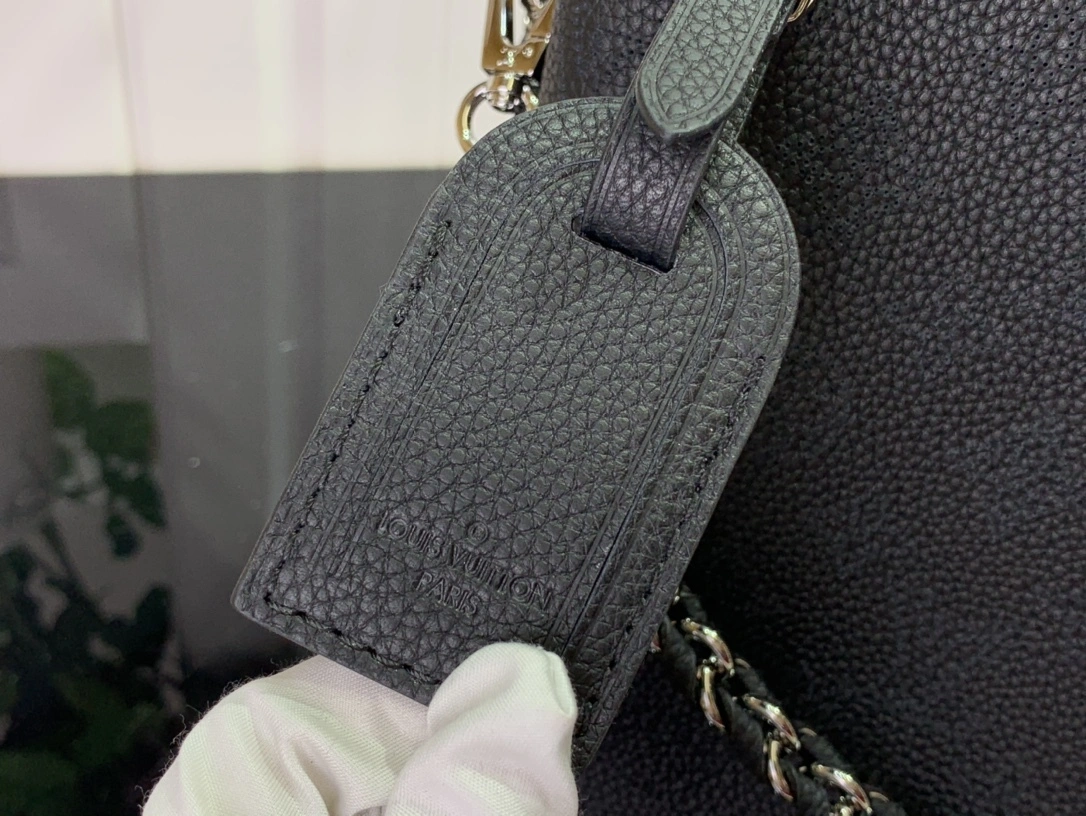 MOMO-- 8V M24132 high quality version Mahina Hand It All Calfskin item:E-B174C0530