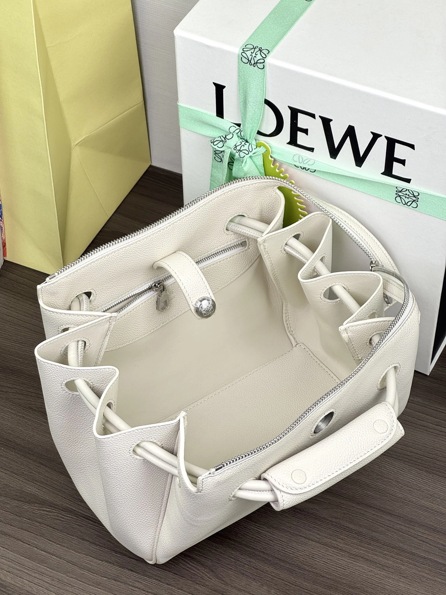 MOMO-- 8o5w5 AACOAB2X03-9567 high quality version Calfskin Madrid item:E-B000I0329