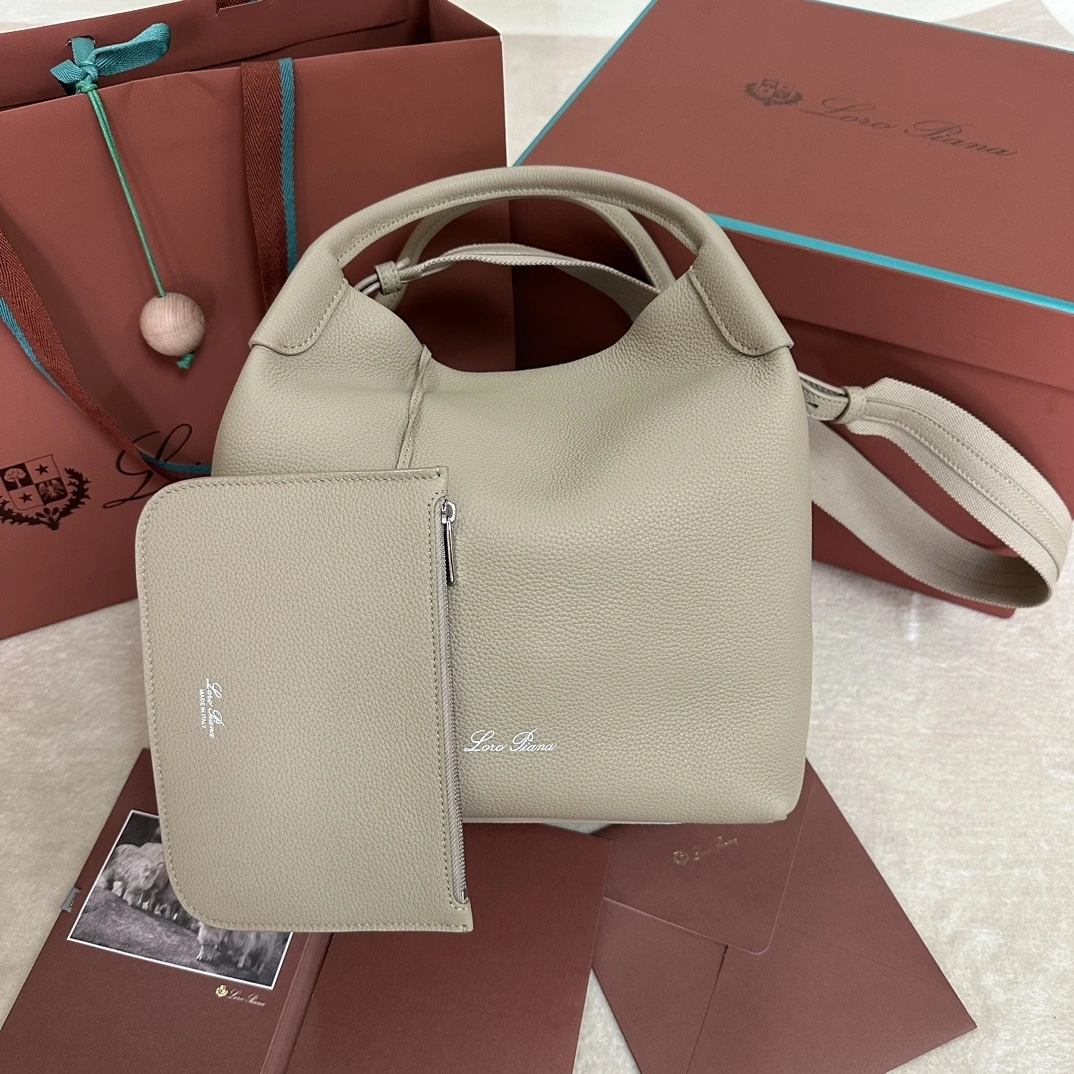 MOMO-- 8oro Pi191 FAN4646-M0P7 high quality version Bale Calfskin item:E-B177I2120